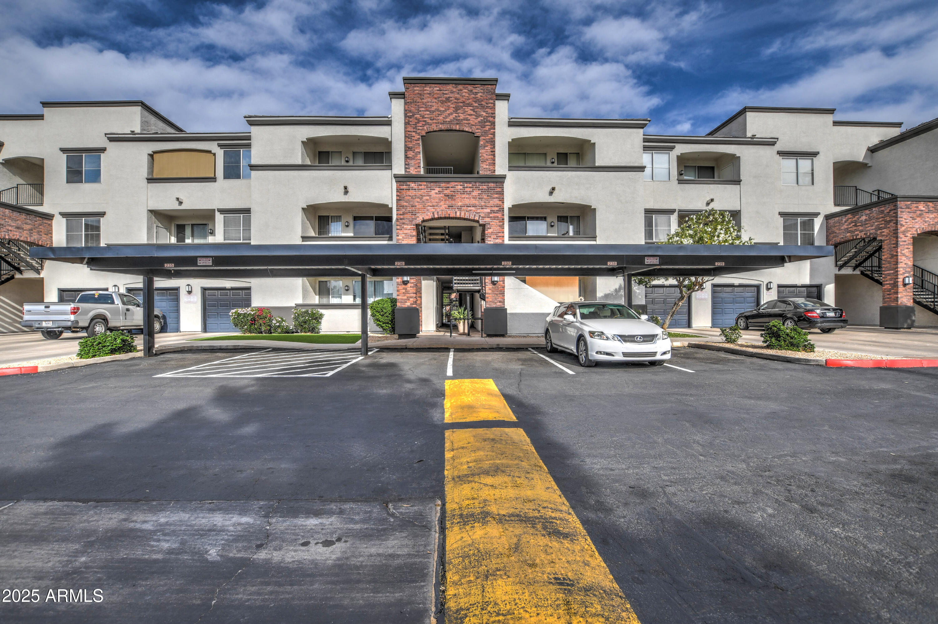 3302 N 7TH Street, 141