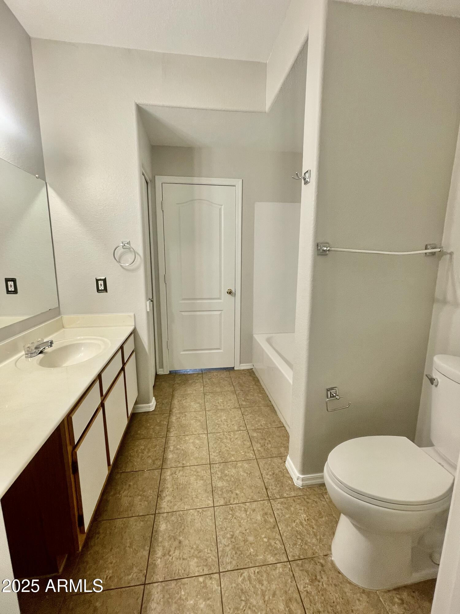 2929 W YORKSHIRE Drive, 2033