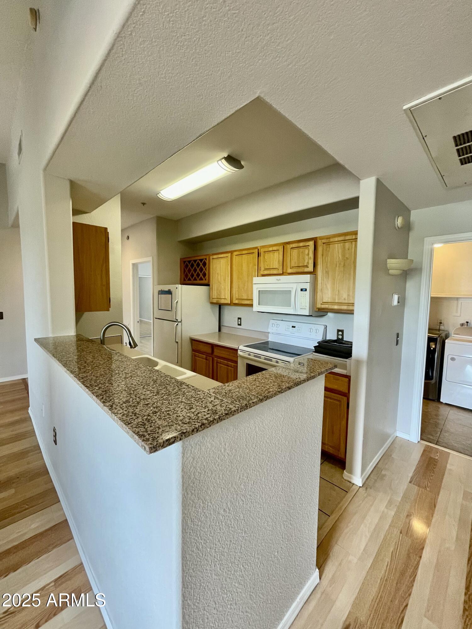 2929 W YORKSHIRE Drive, 2033