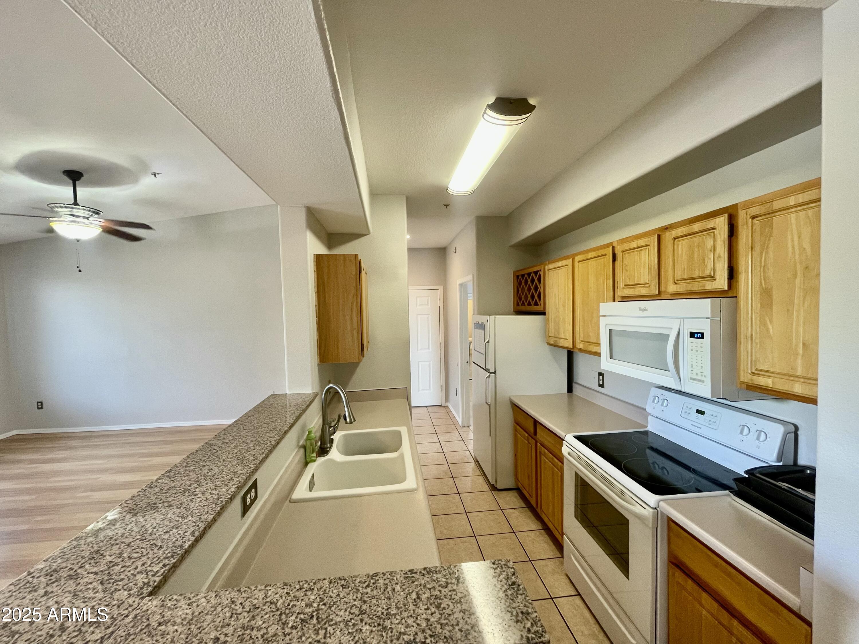 2929 W YORKSHIRE Drive, 2033