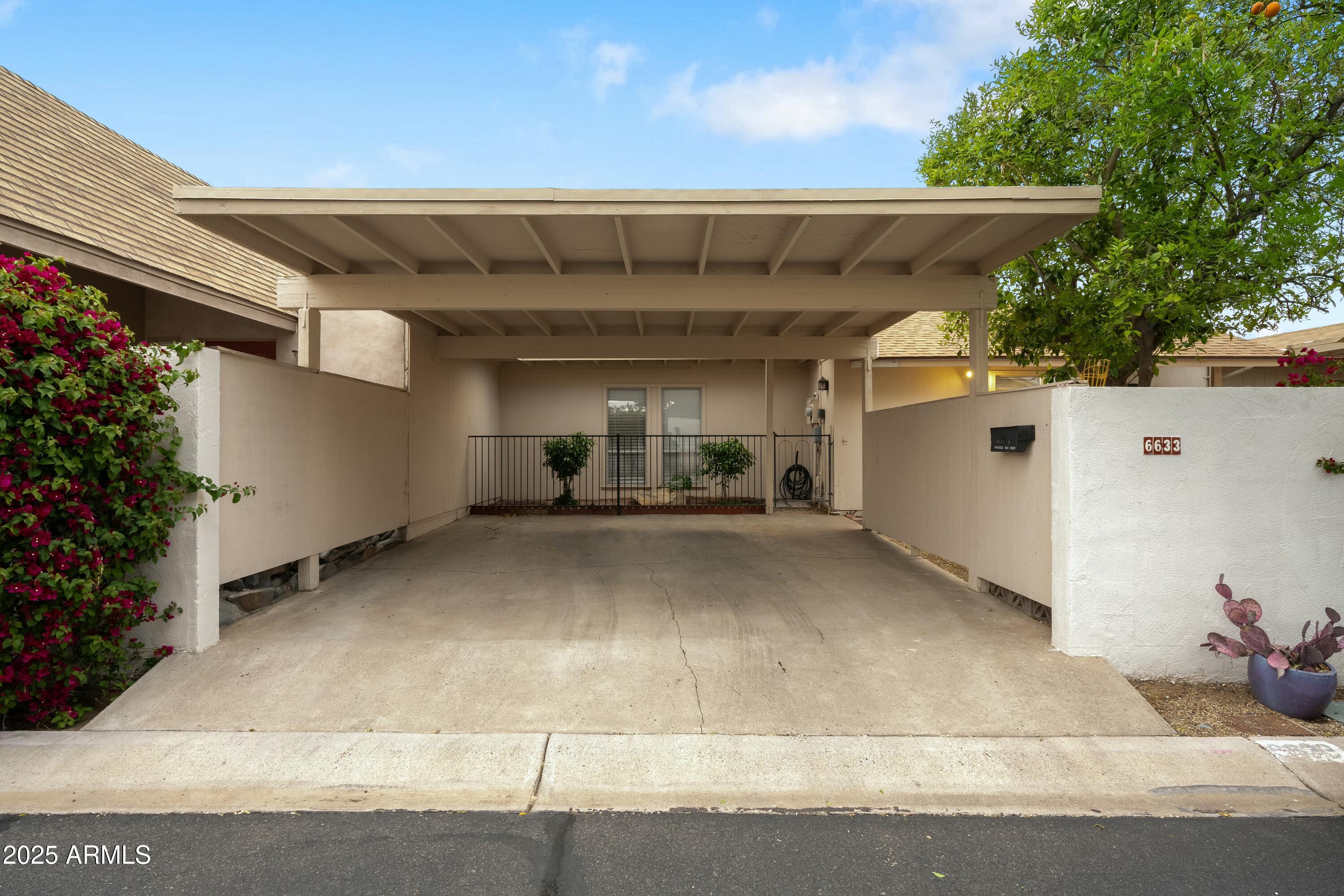 6633 N MAJORCA Way W