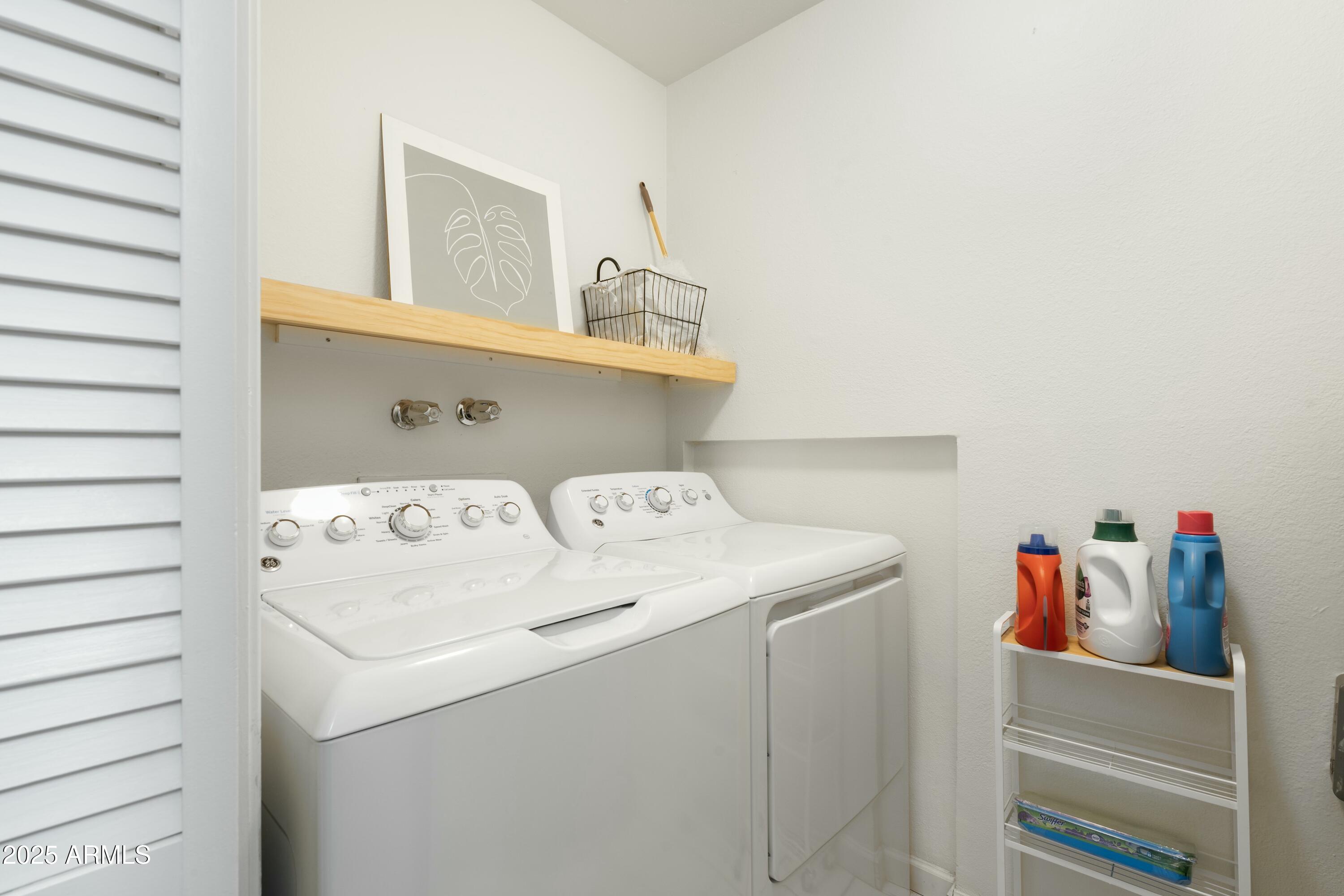 6633 N MAJORCA Way W