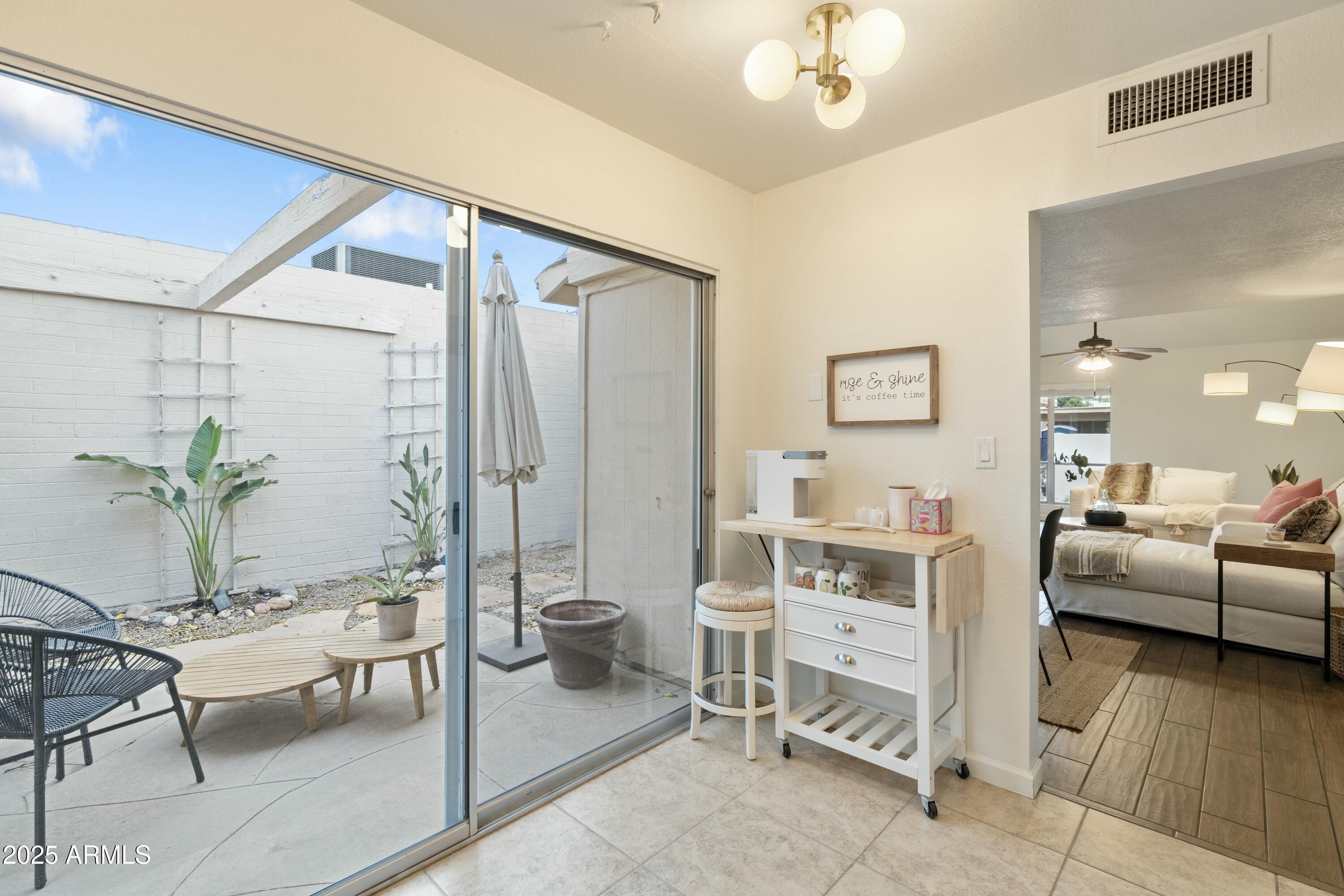 6633 N MAJORCA Way W