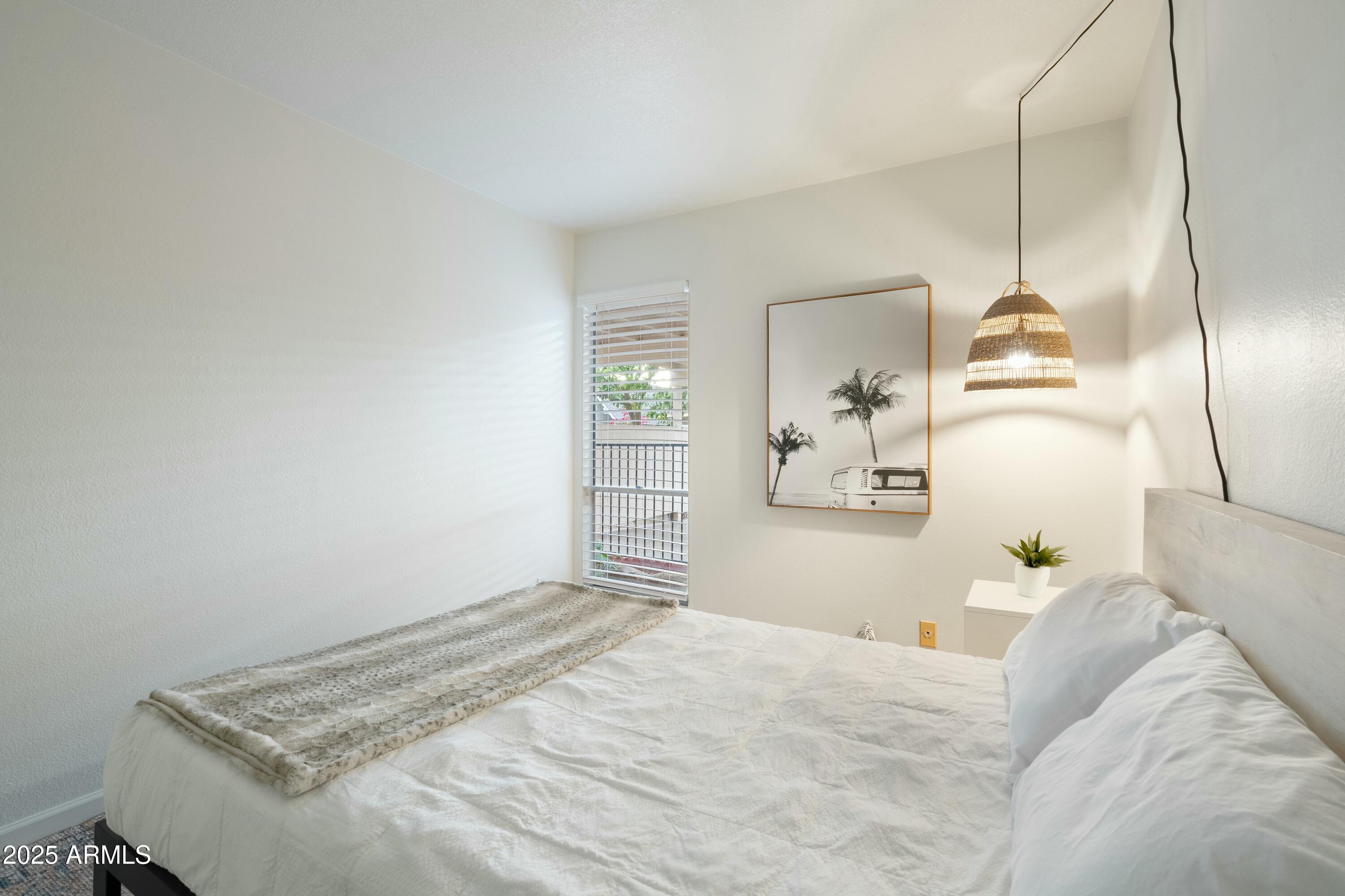 6633 N MAJORCA Way W