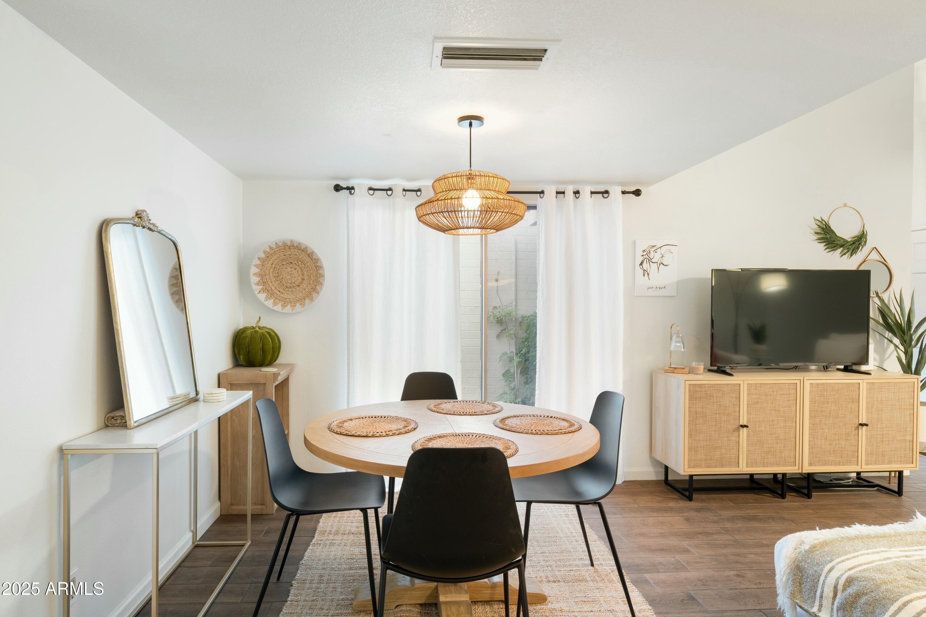 6633 N MAJORCA Way W