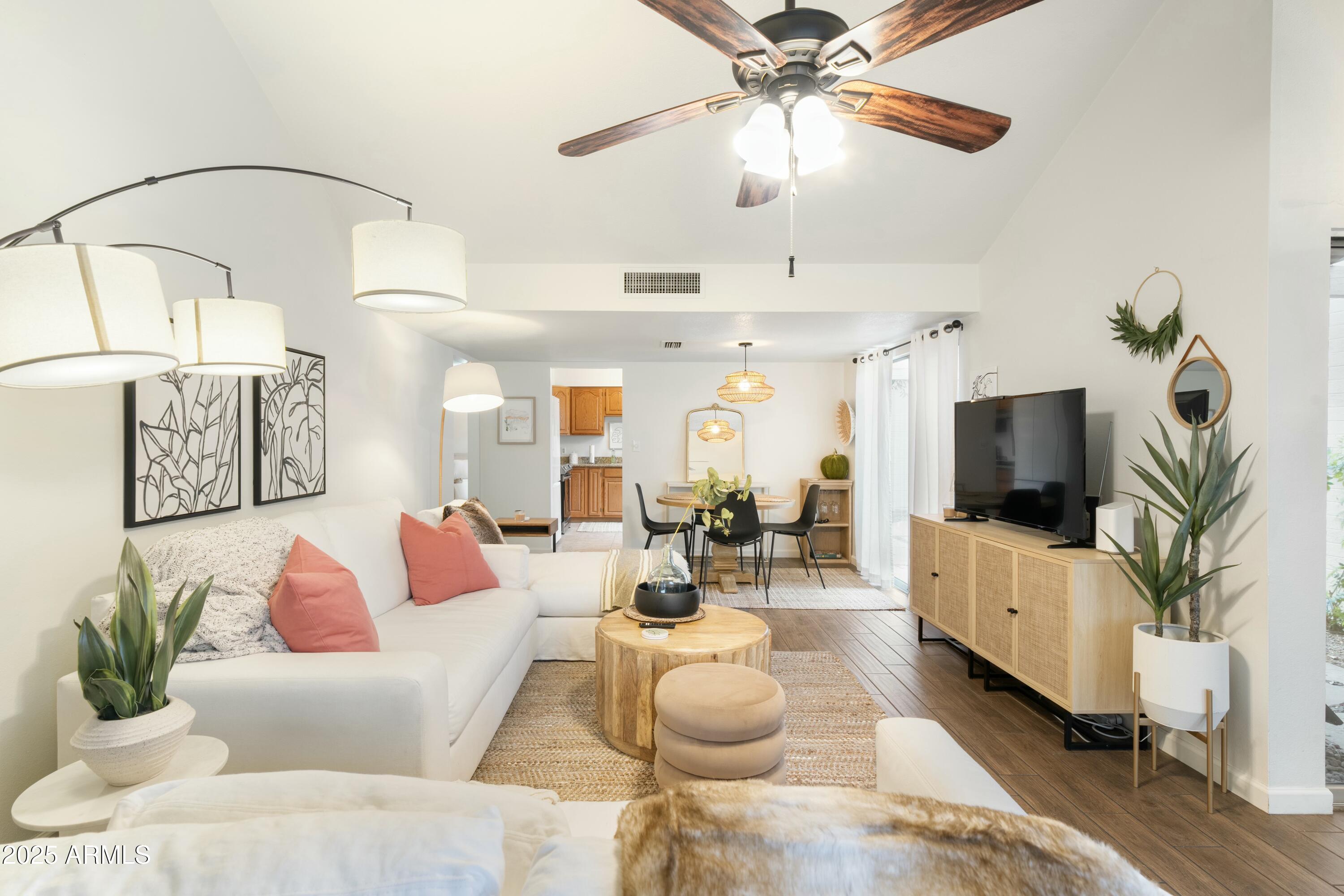 6633 N MAJORCA Way W