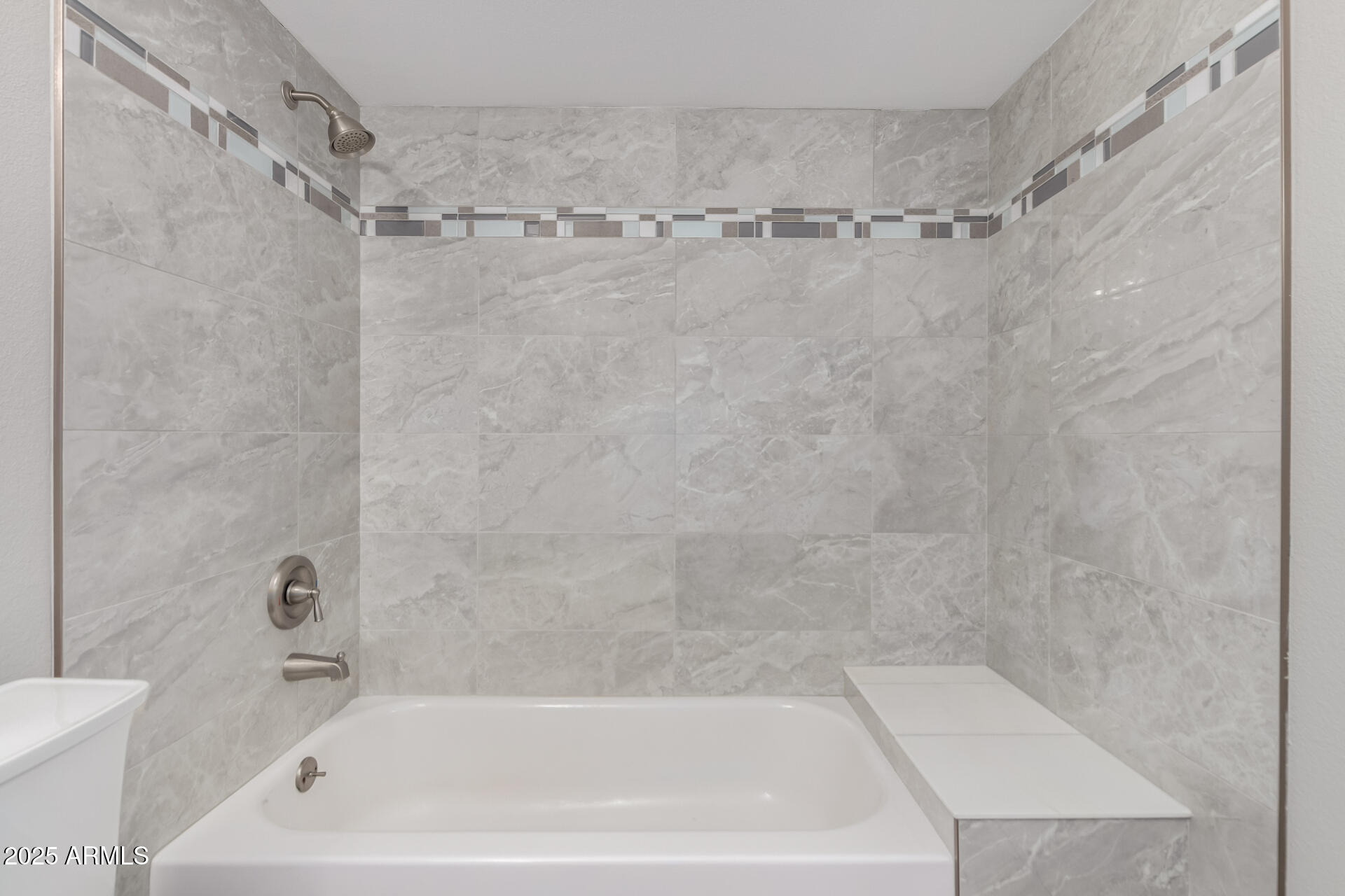 2622 E LARKSPUR Drive