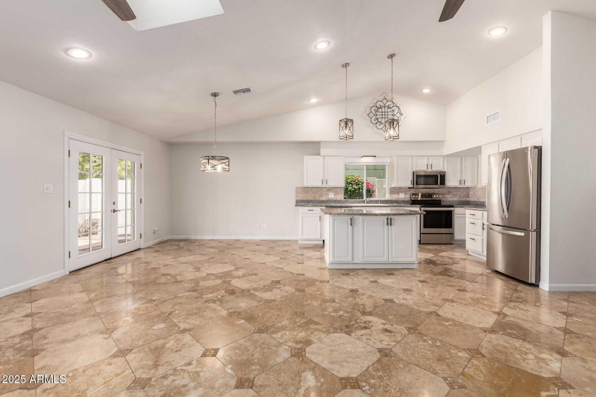 2622 E LARKSPUR Drive