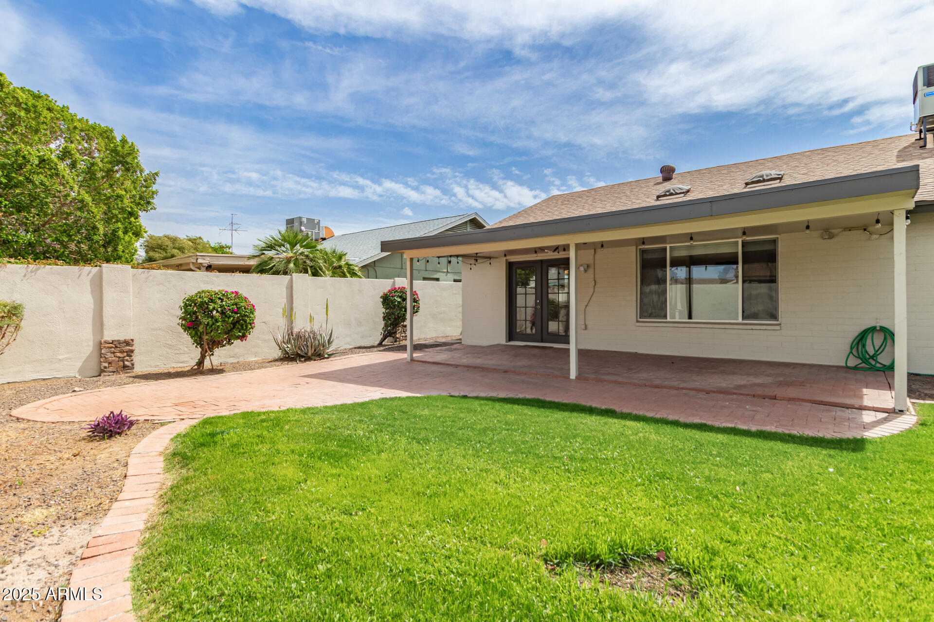 2622 E LARKSPUR Drive