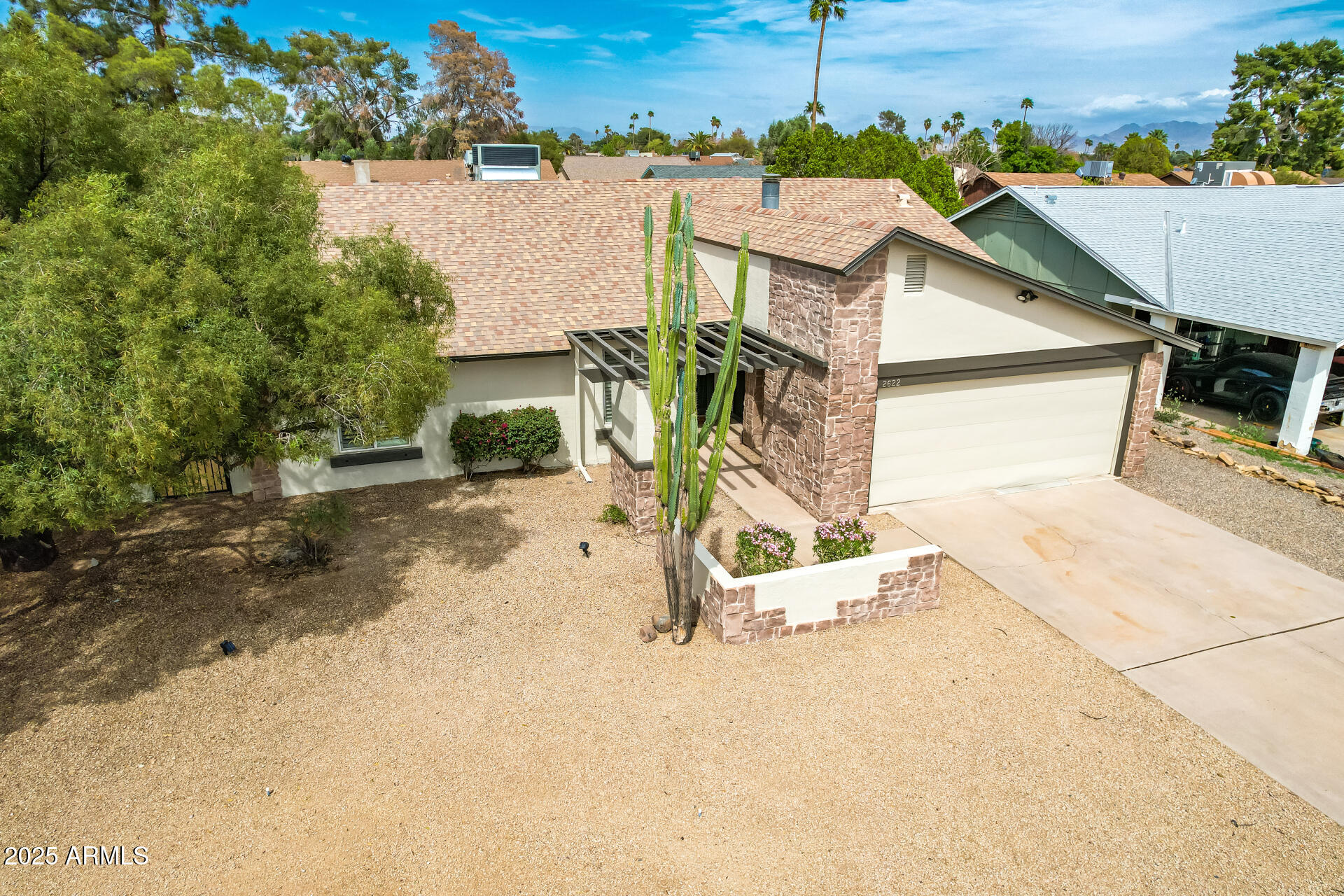 2622 E LARKSPUR Drive