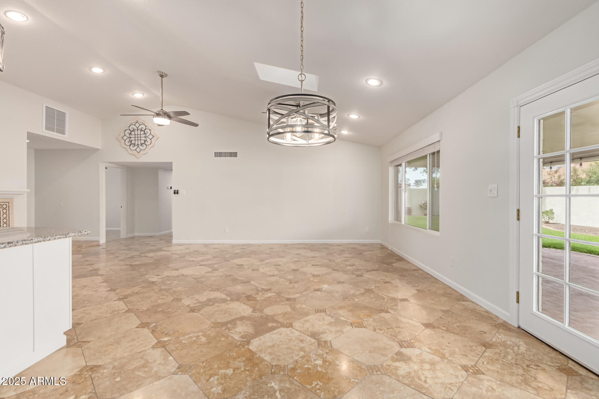 2622 E LARKSPUR Drive