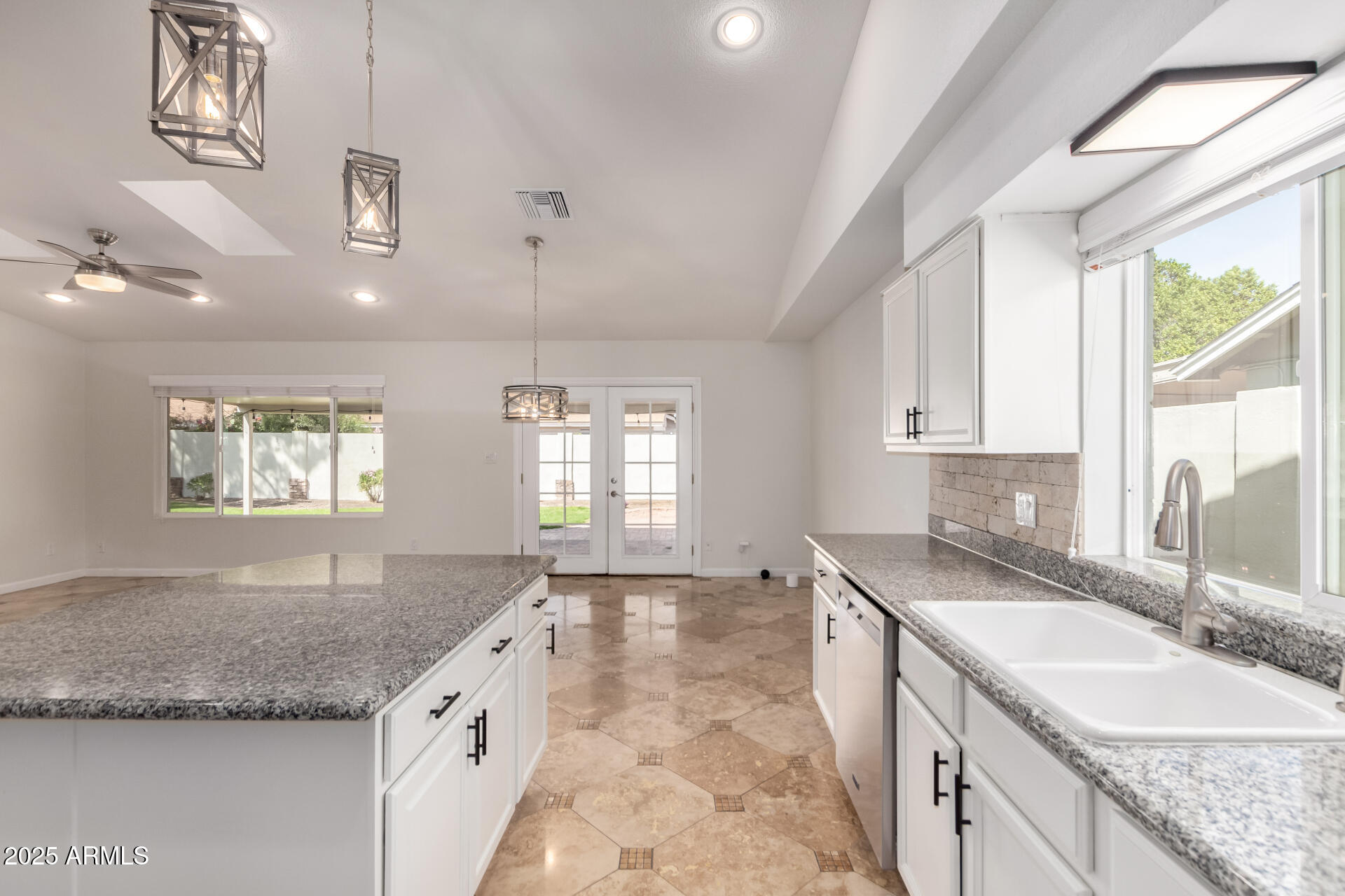 2622 E LARKSPUR Drive