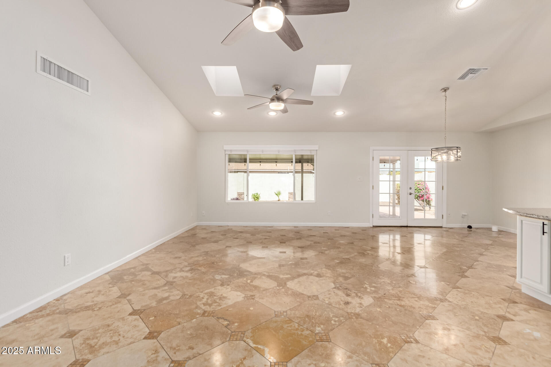 2622 E LARKSPUR Drive