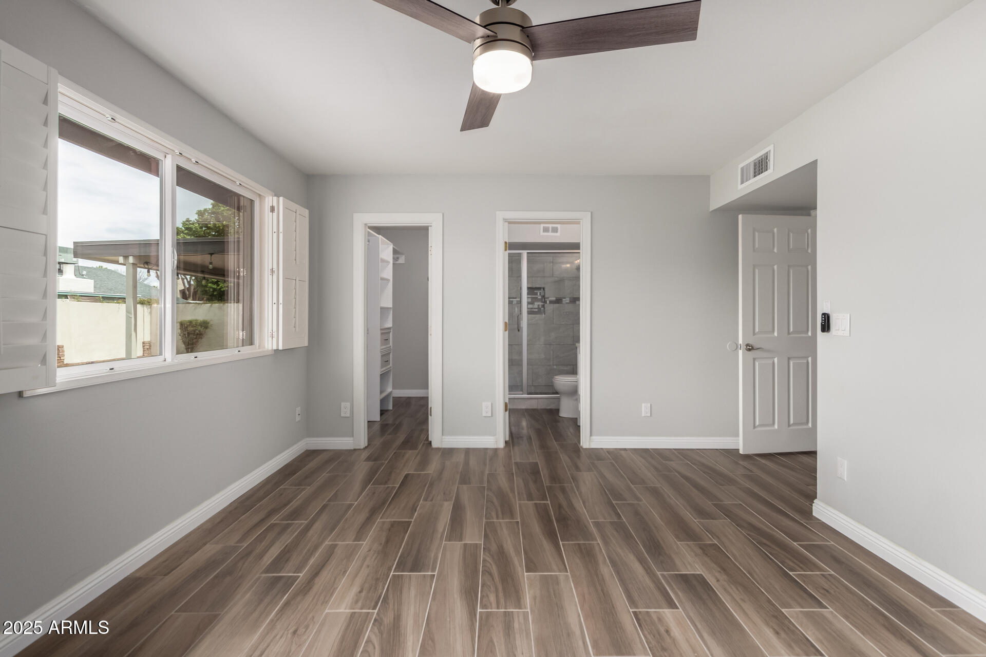 2622 E LARKSPUR Drive