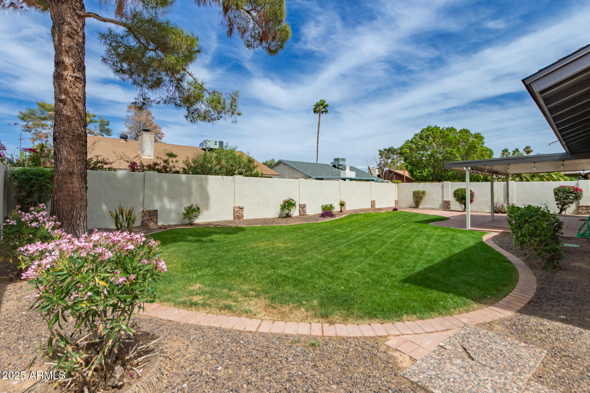 2622 E LARKSPUR Drive