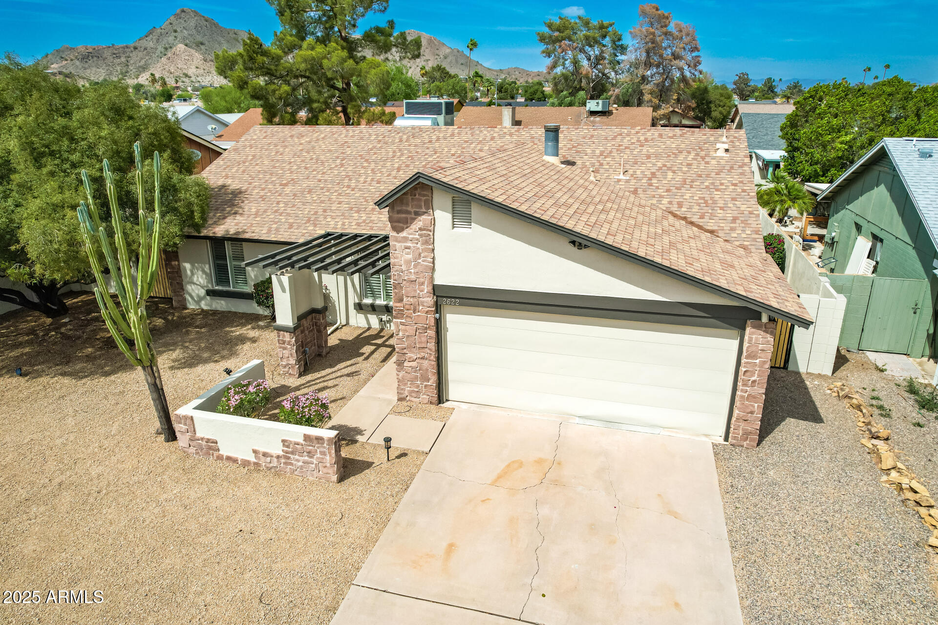 2622 E LARKSPUR Drive