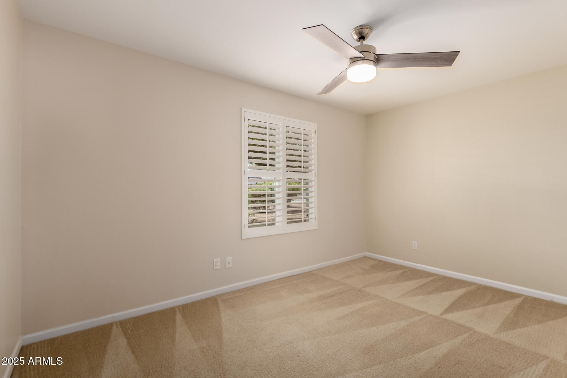 2622 E LARKSPUR Drive