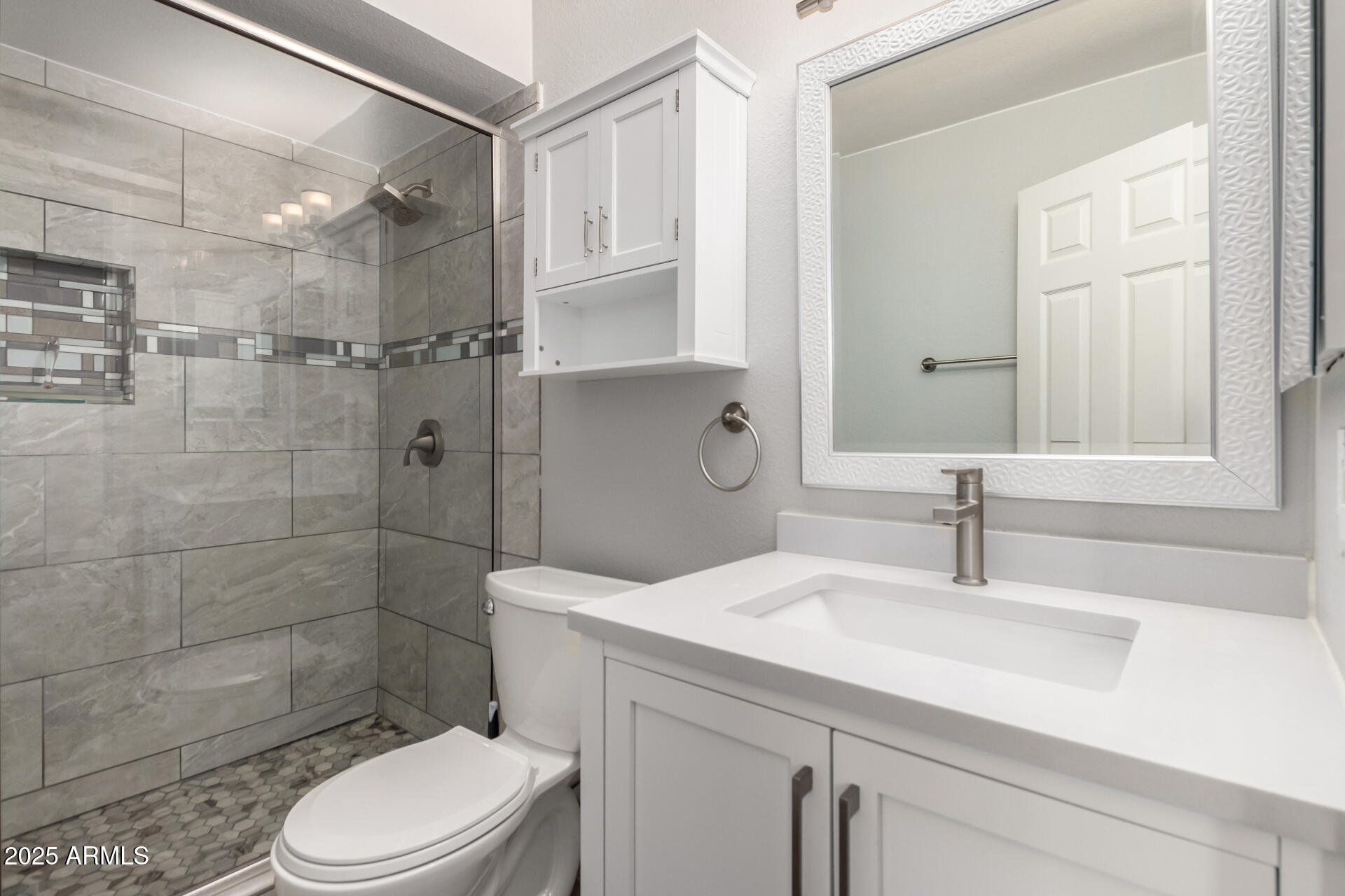 2622 E LARKSPUR Drive