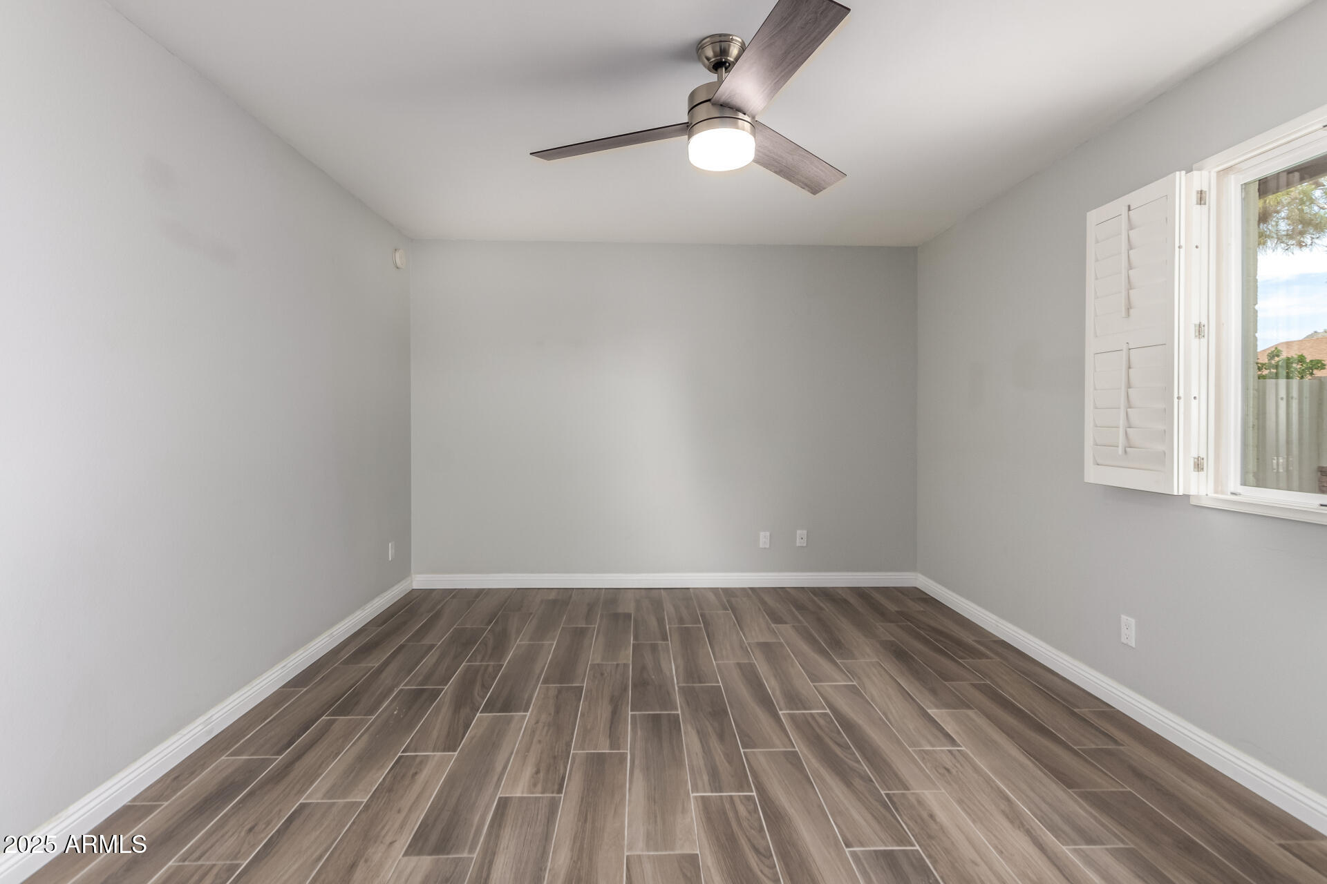 2622 E LARKSPUR Drive