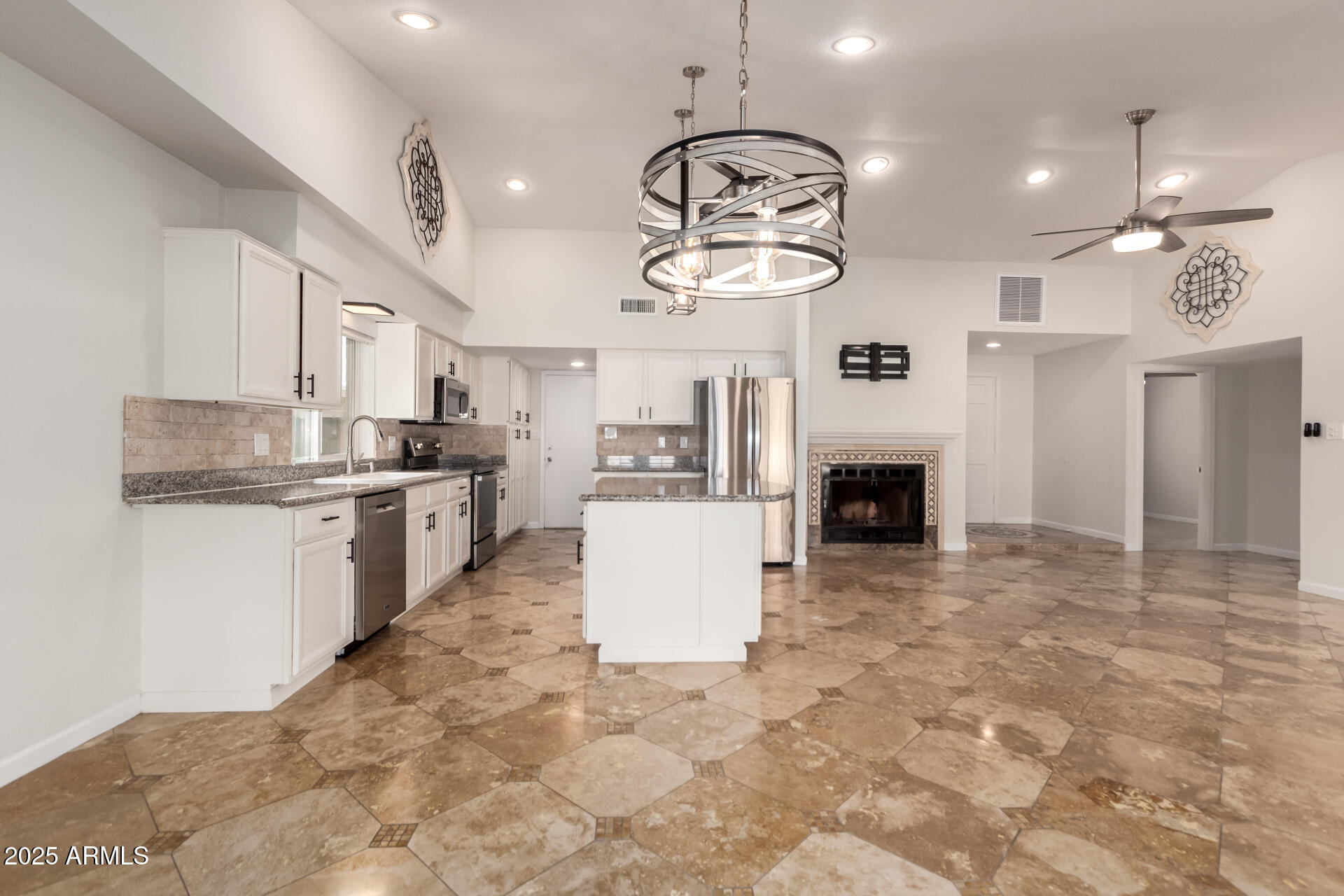 2622 E LARKSPUR Drive