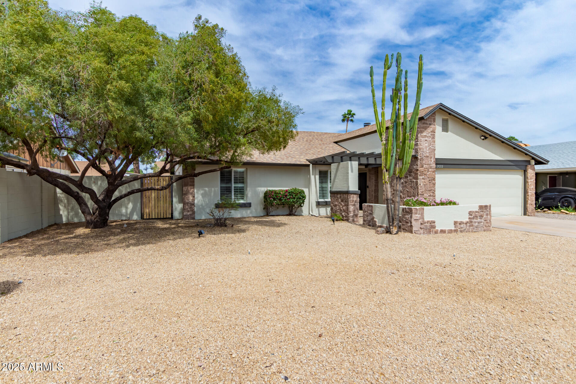 2622 E LARKSPUR Drive