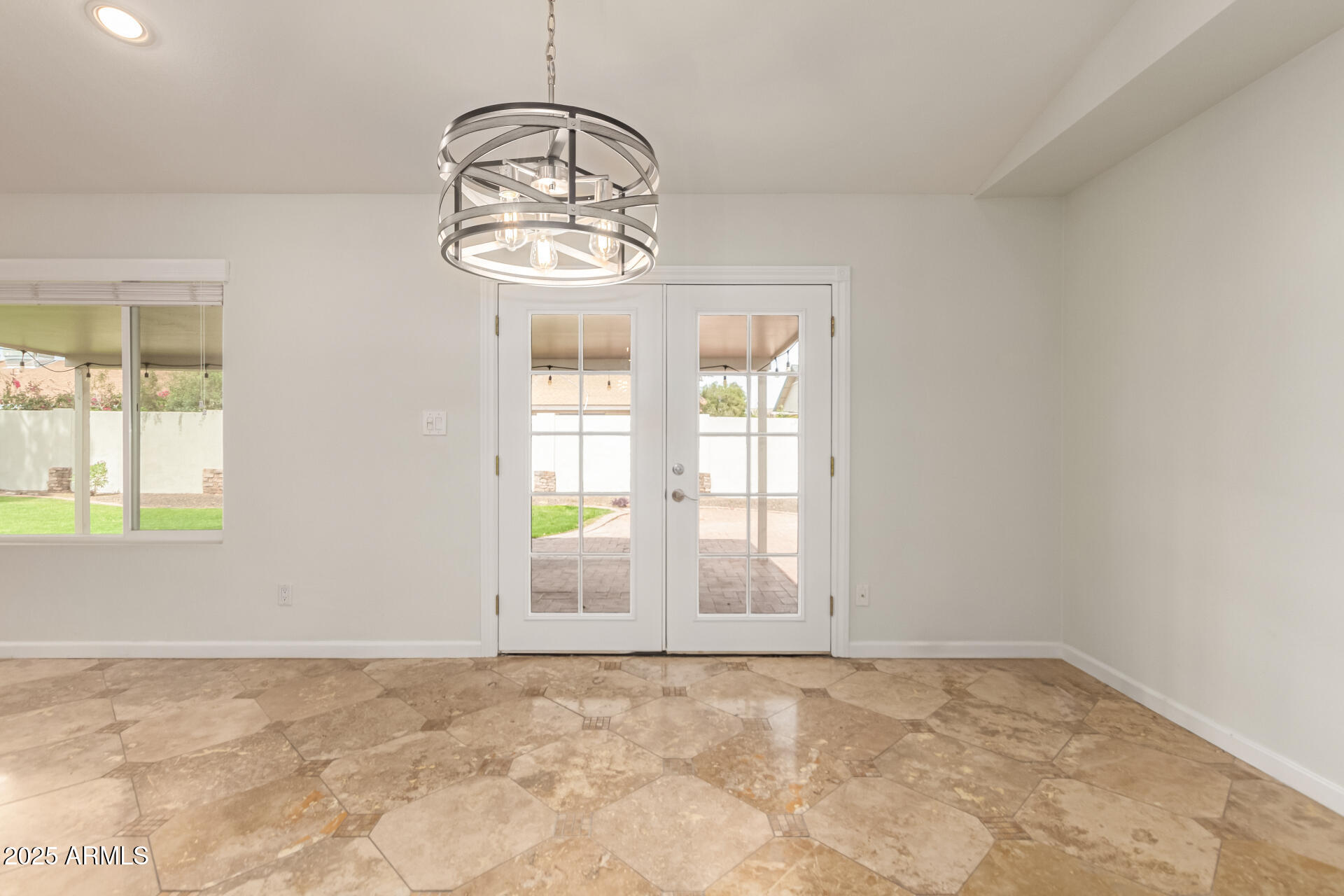 2622 E LARKSPUR Drive