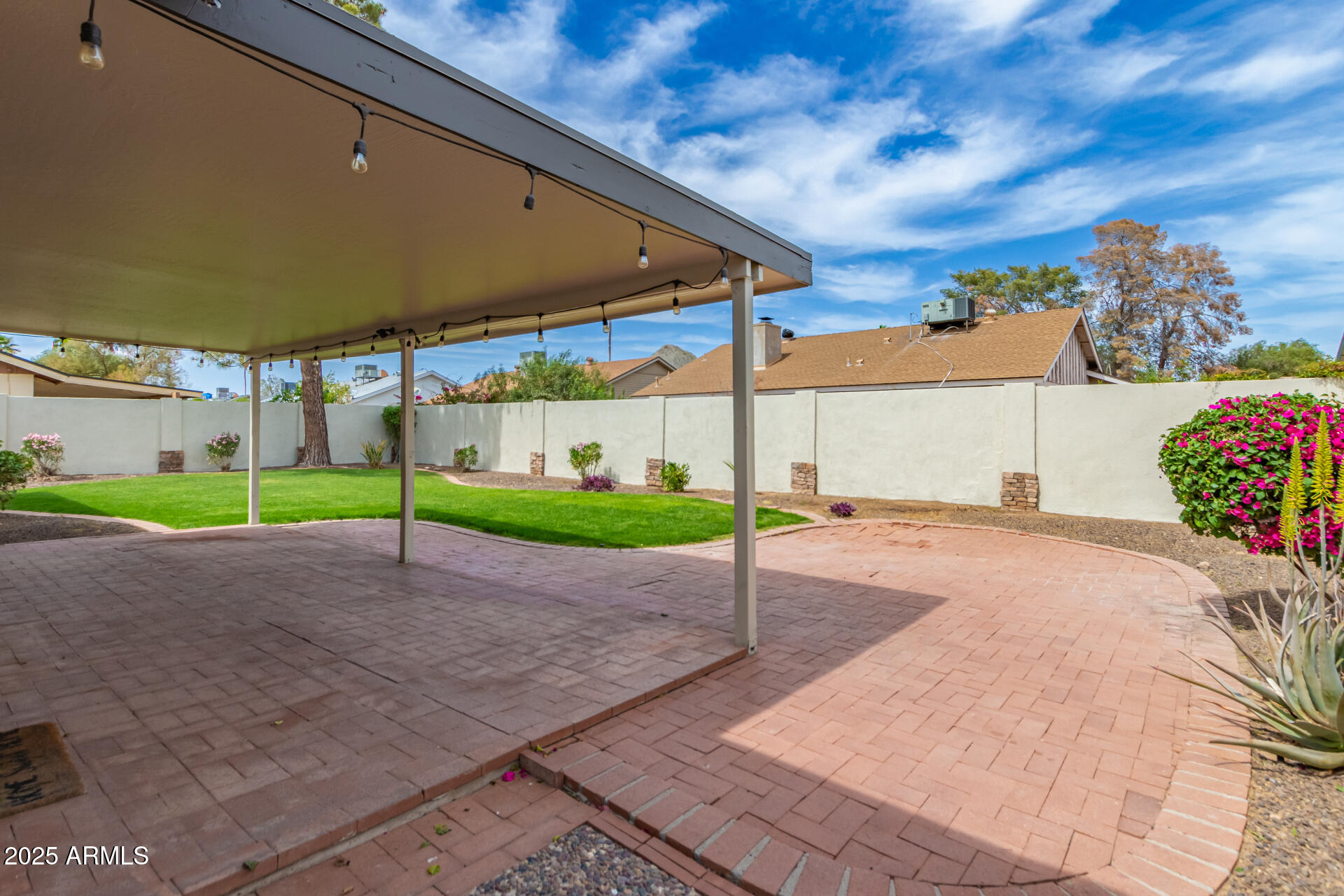 2622 E LARKSPUR Drive