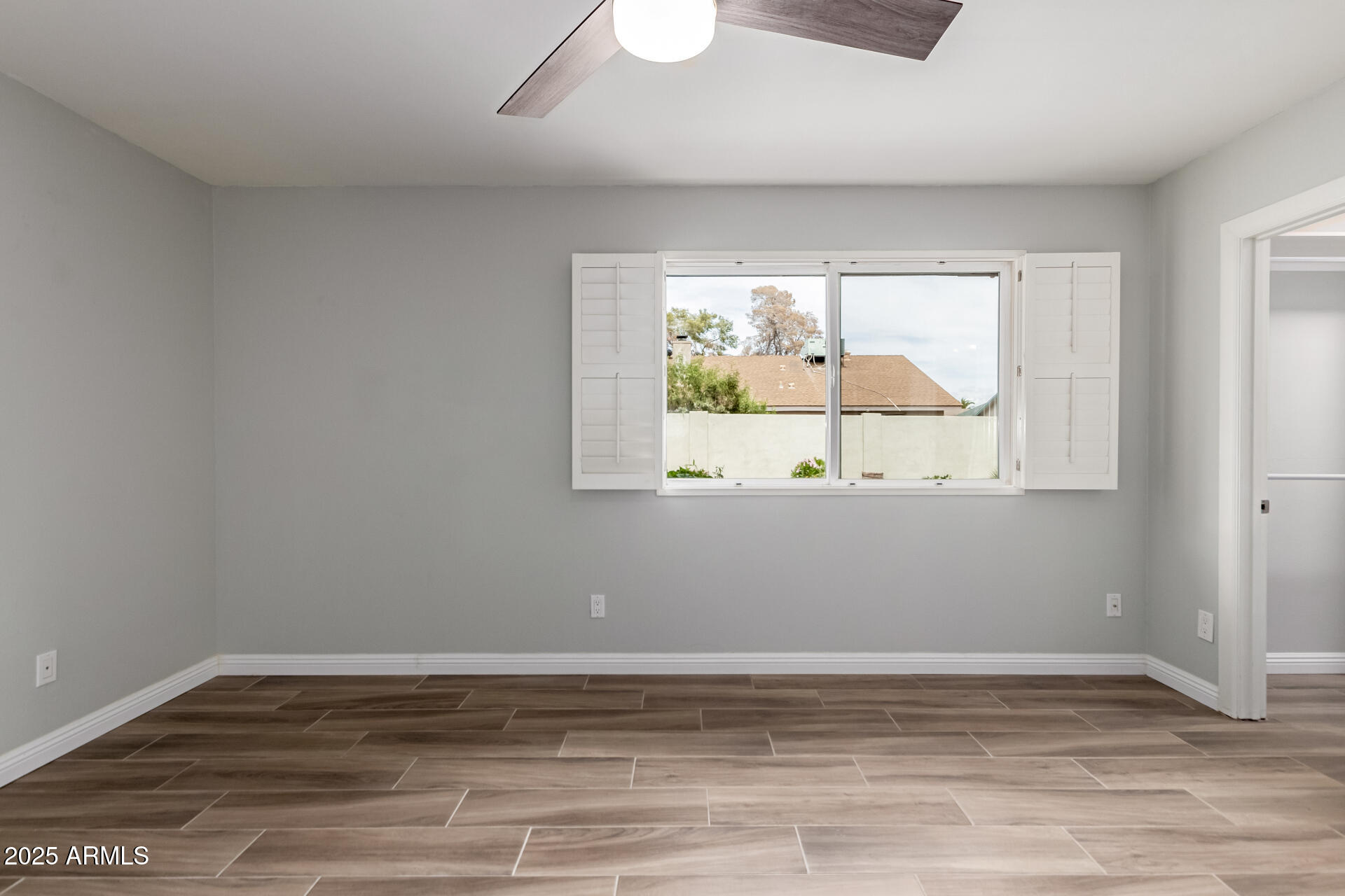 2622 E LARKSPUR Drive