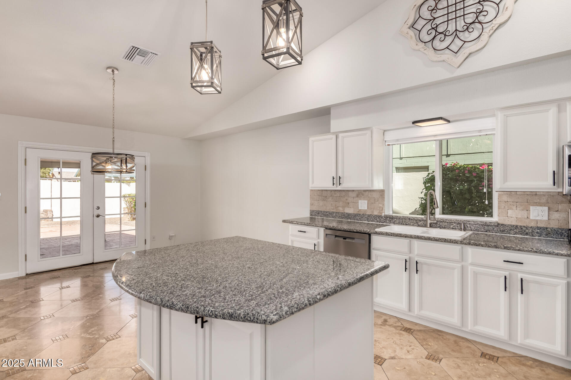 2622 E LARKSPUR Drive