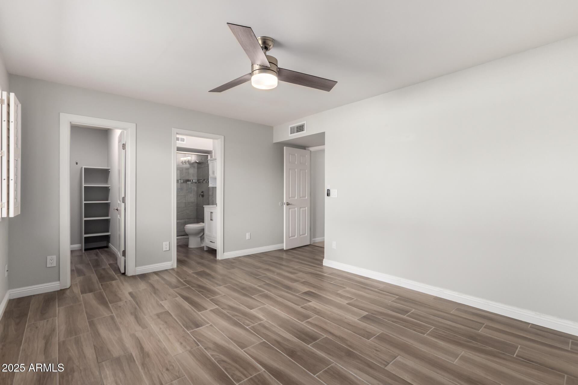 2622 E LARKSPUR Drive