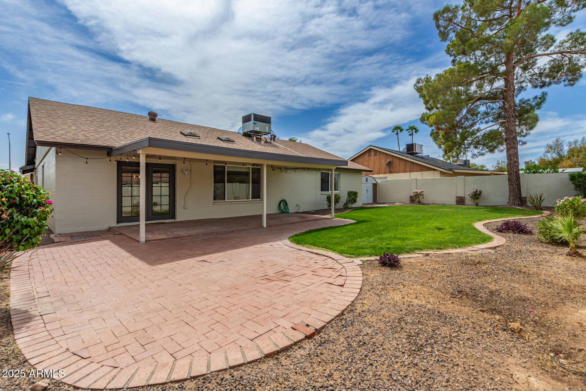 2622 E LARKSPUR Drive