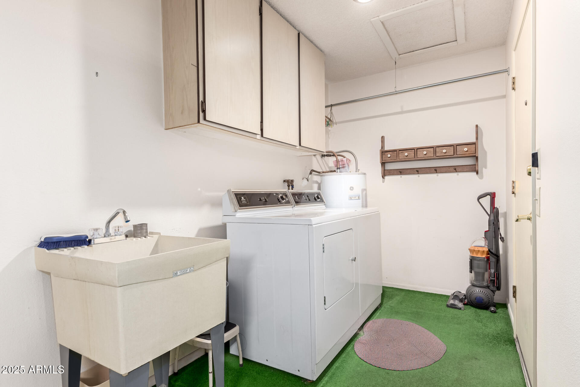 10619 W HIGHWOOD Lane