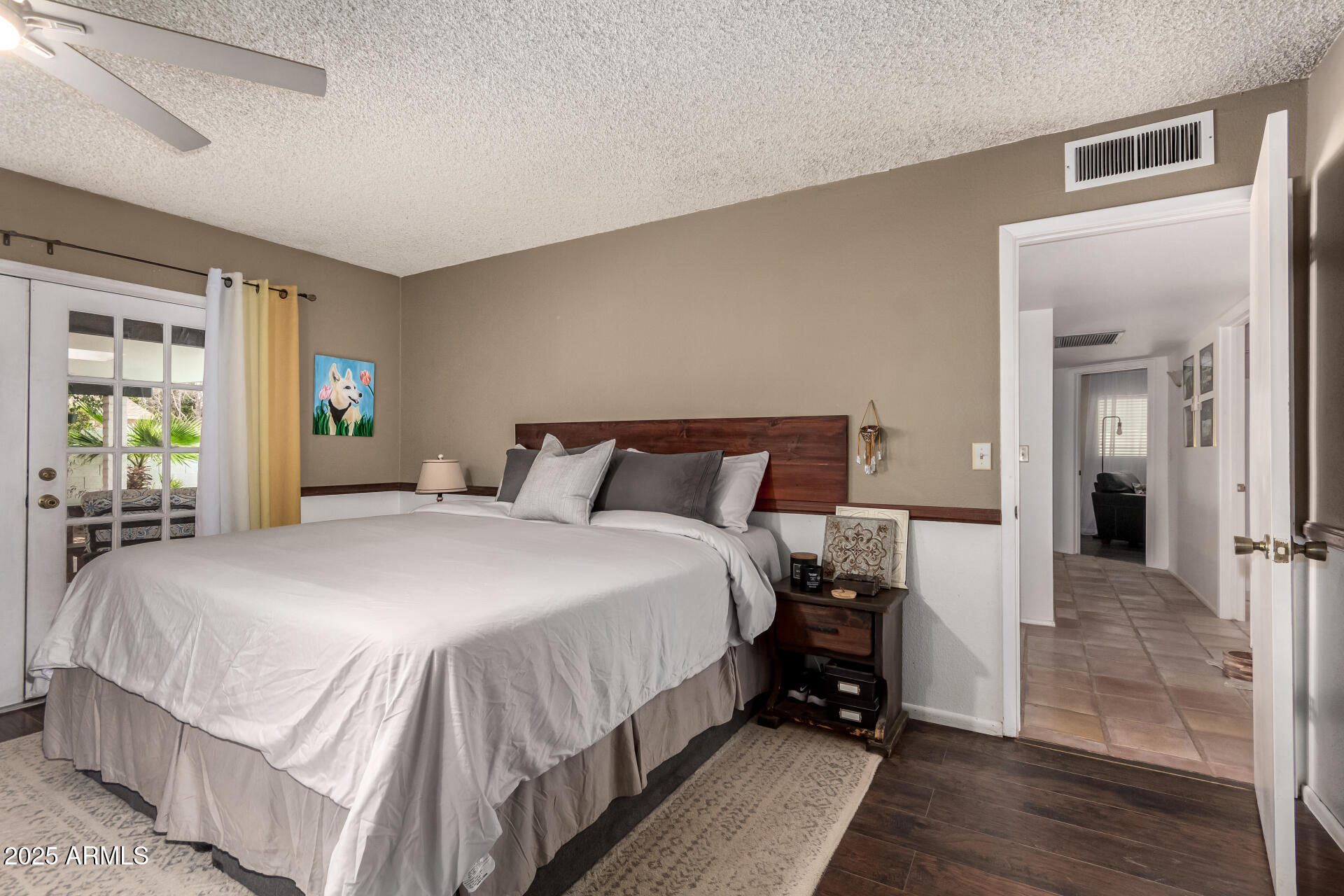 1153 W MESQUITE Street