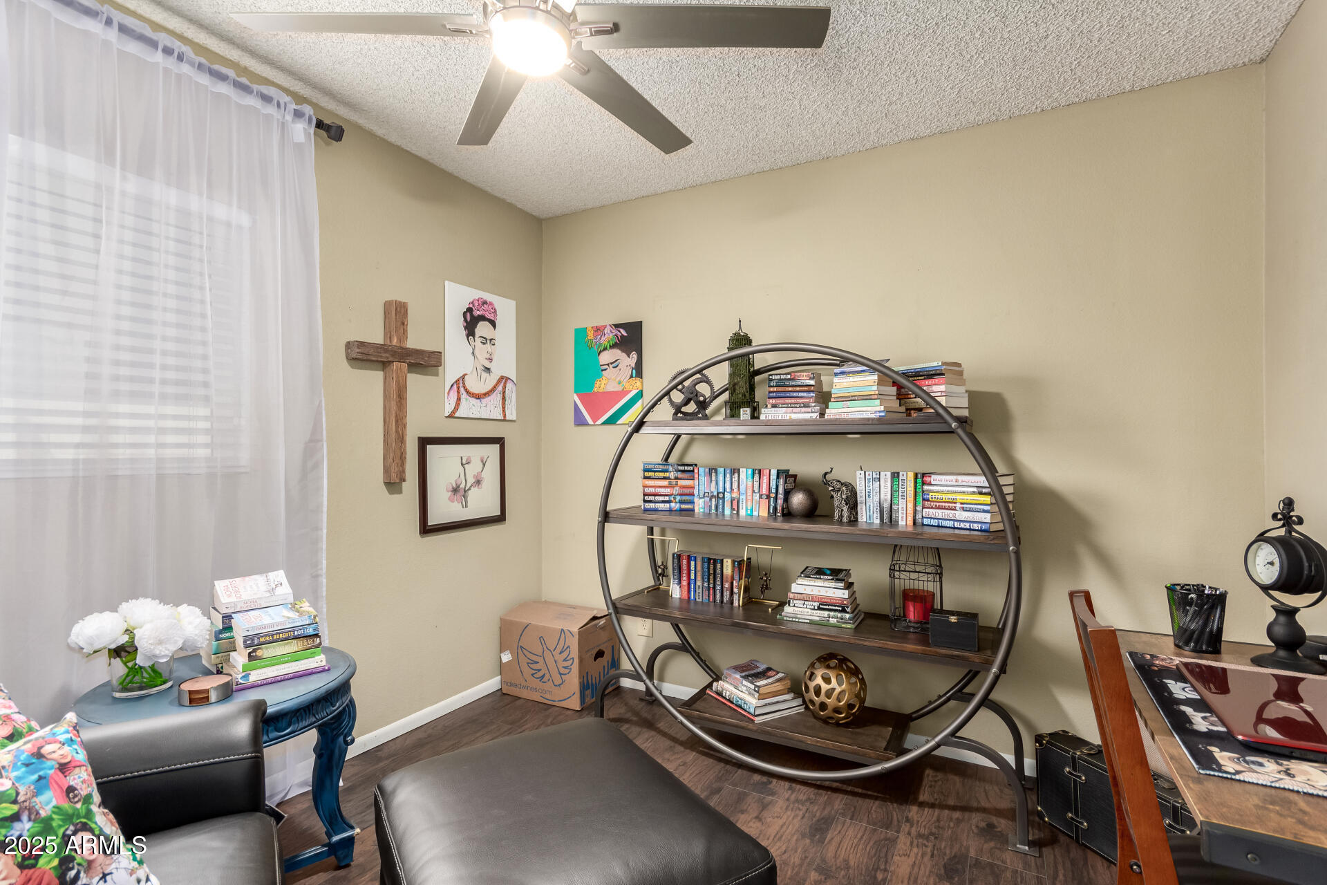 1153 W MESQUITE Street