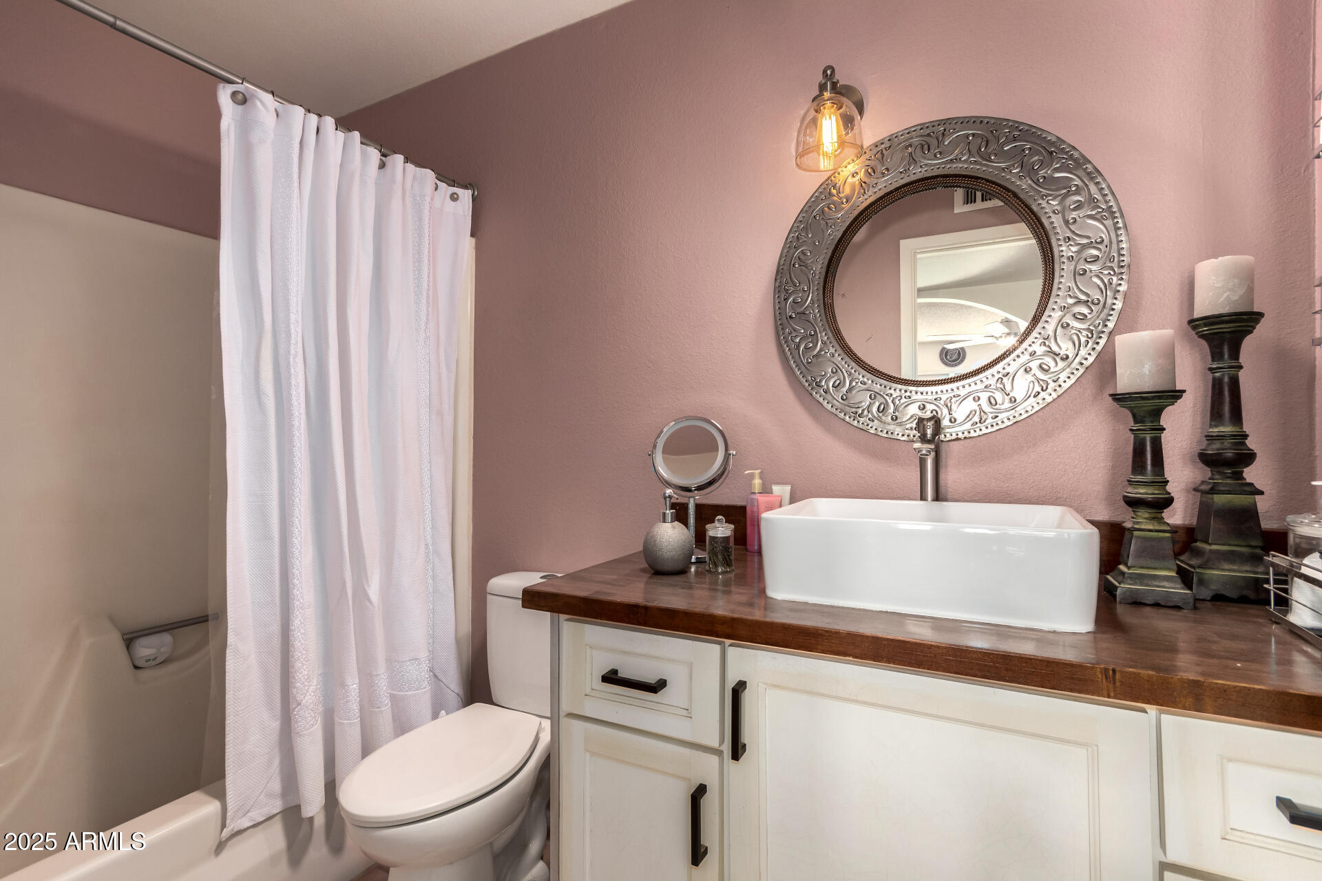 1153 W MESQUITE Street