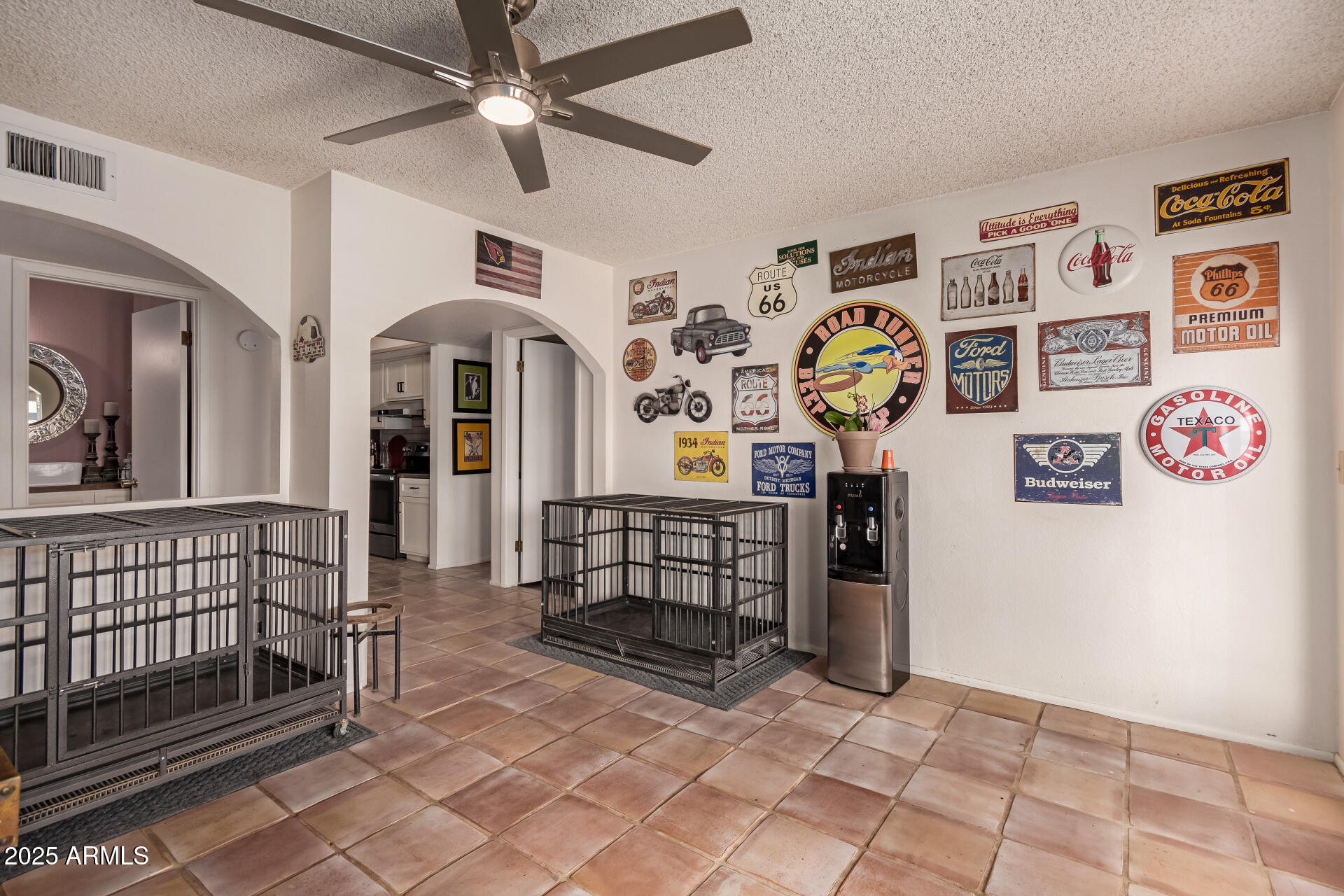 1153 W MESQUITE Street