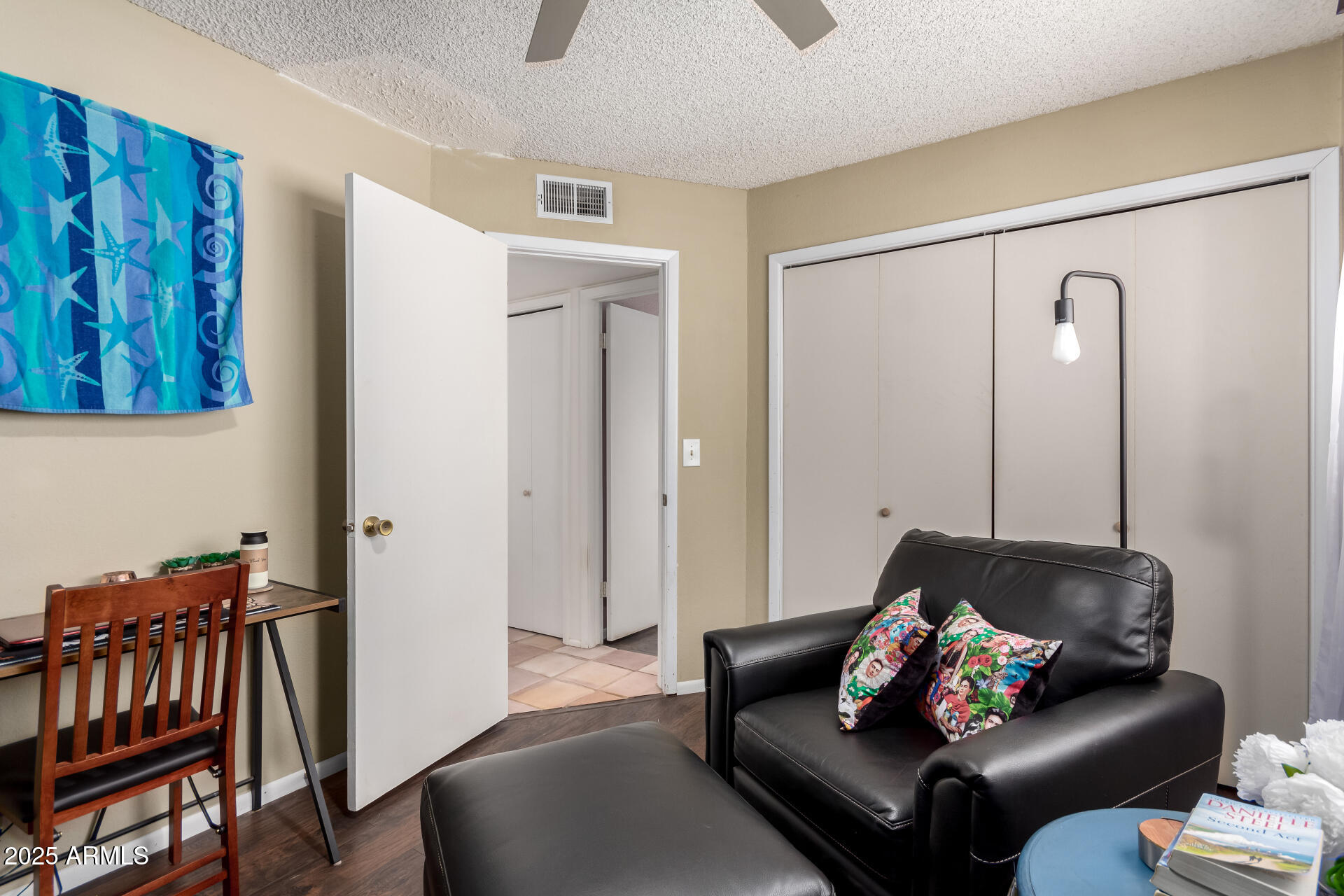 1153 W MESQUITE Street