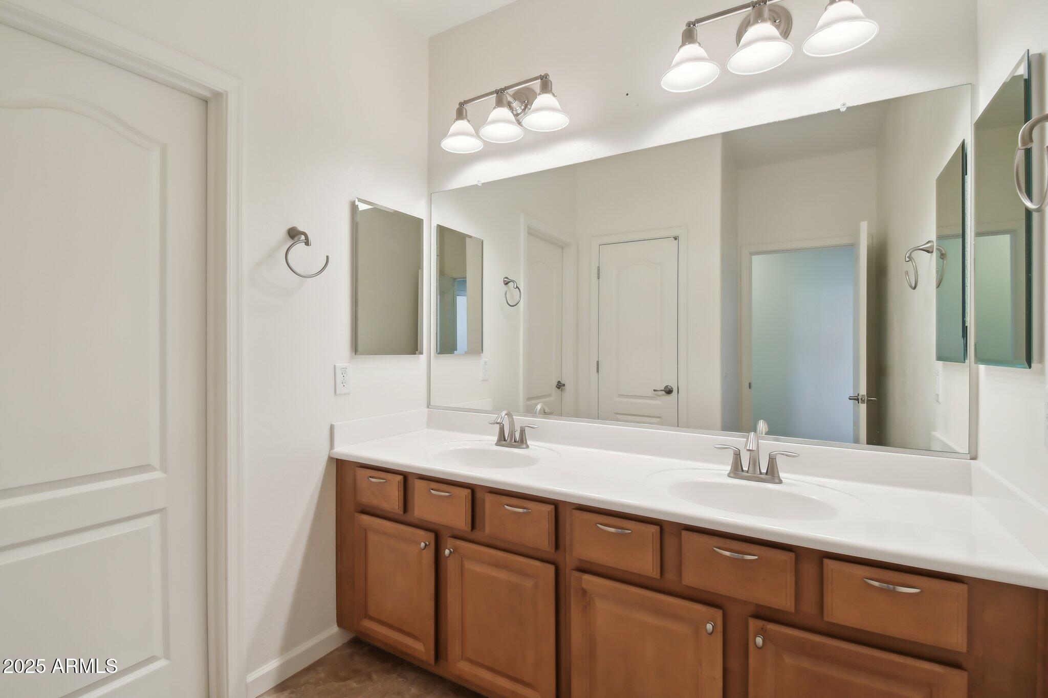 5557 W MINE Trail