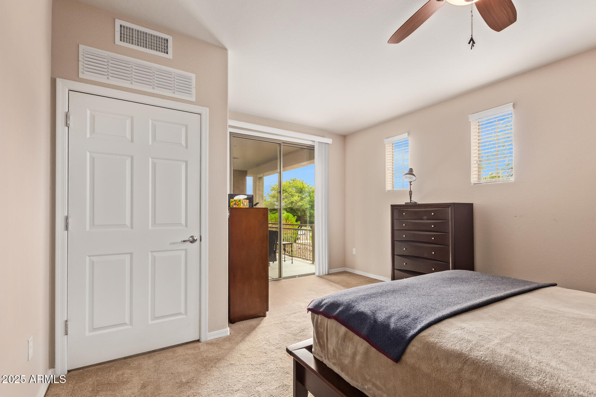 1945 W DESERT VISTA Trail, 77