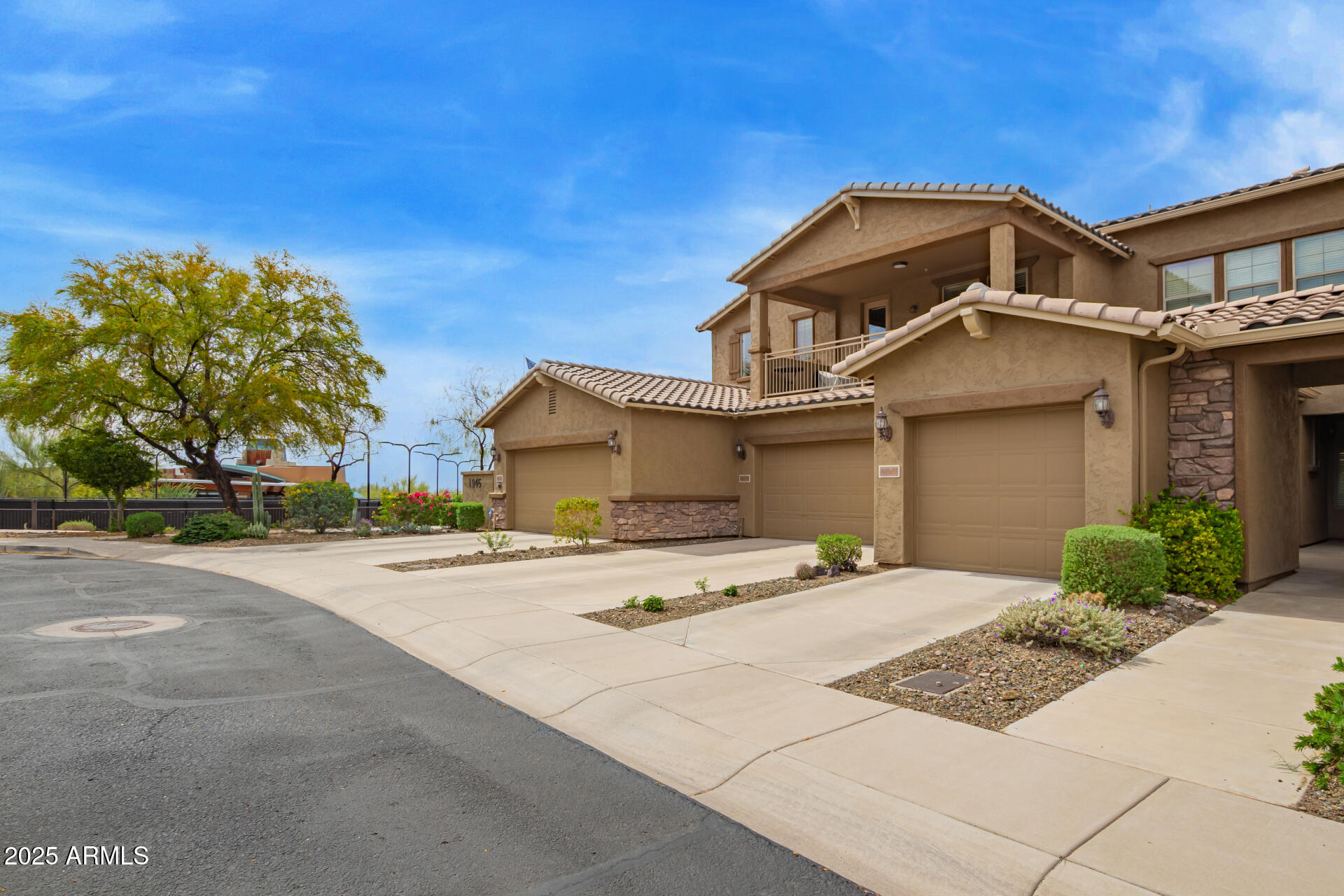 1945 W DESERT VISTA Trail, 77