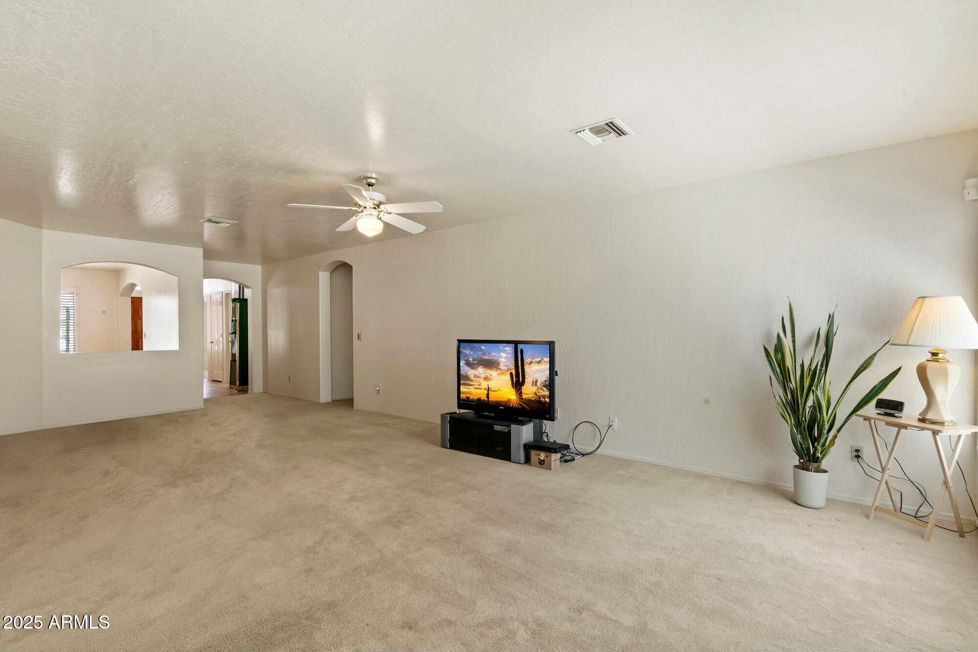 63 W LOS ARBOLES Drive