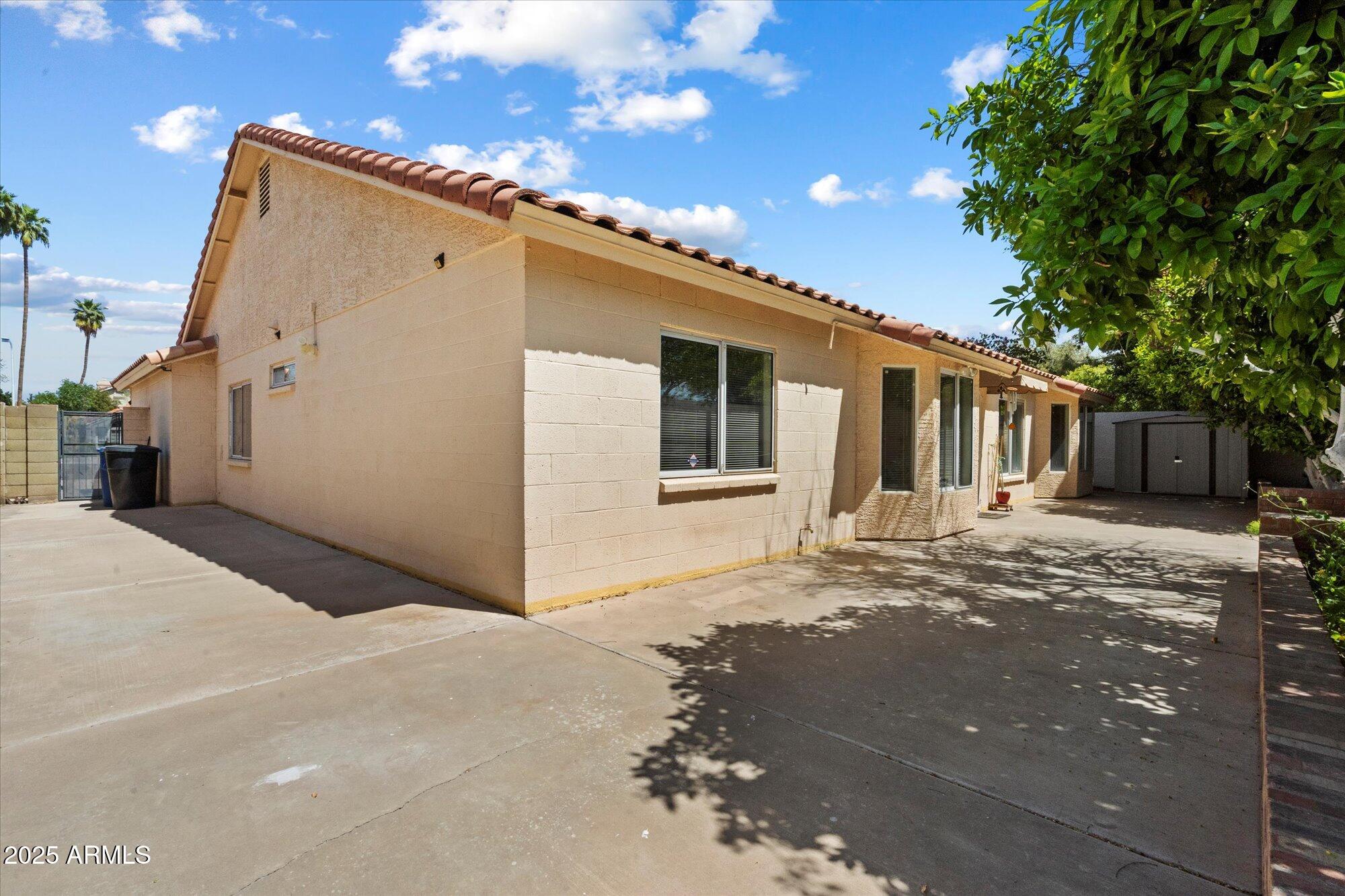 63 W LOS ARBOLES Drive