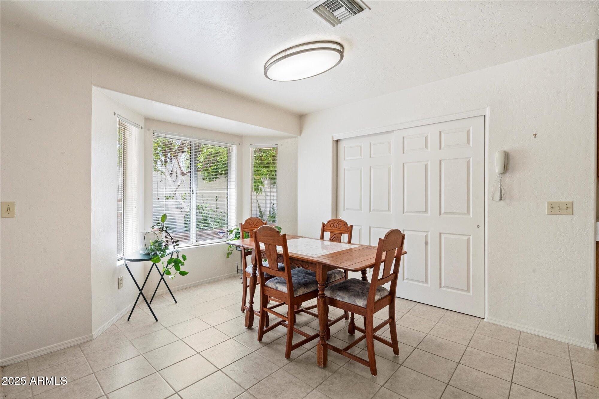 63 W LOS ARBOLES Drive