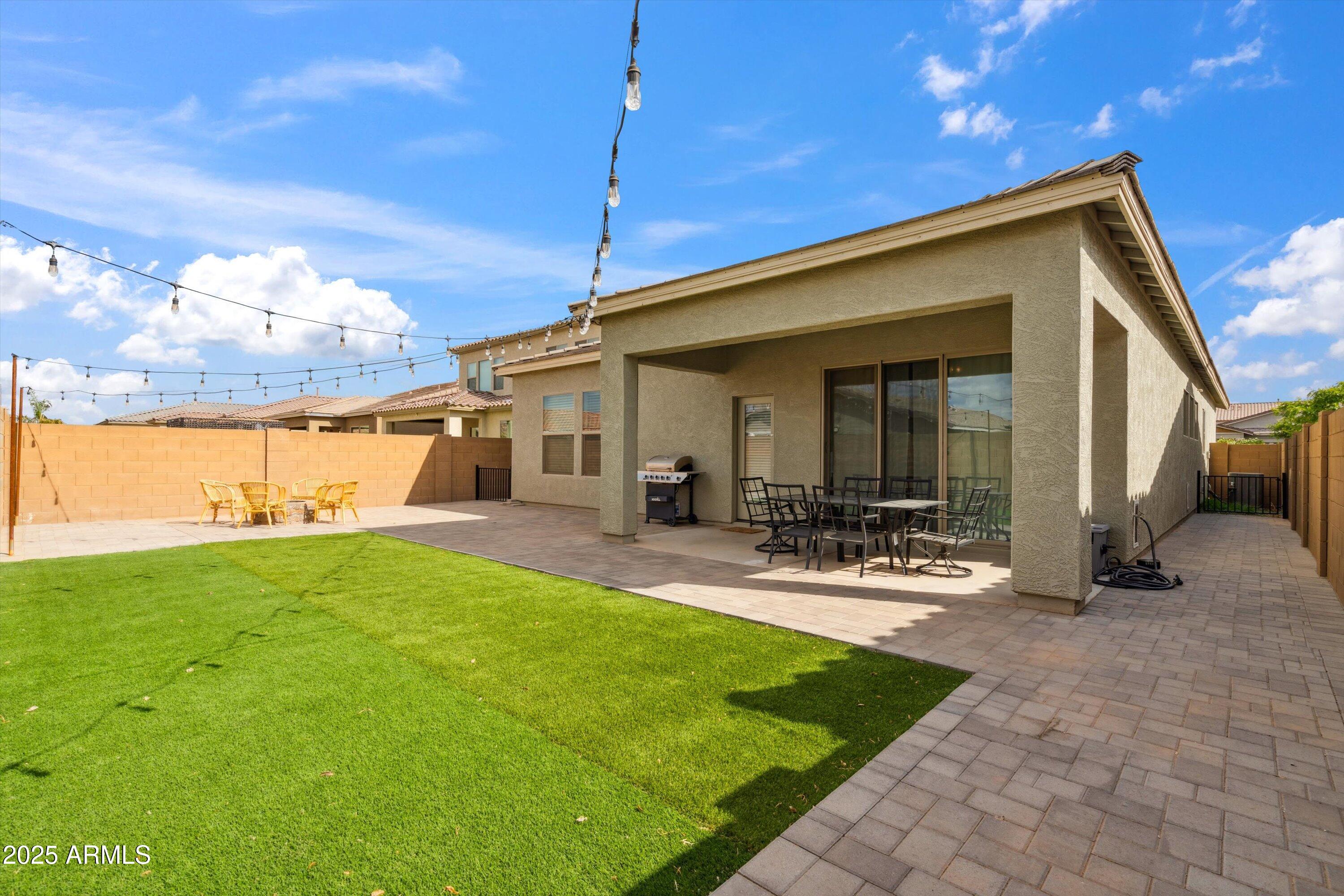 460 W GLACIER BAY Drive