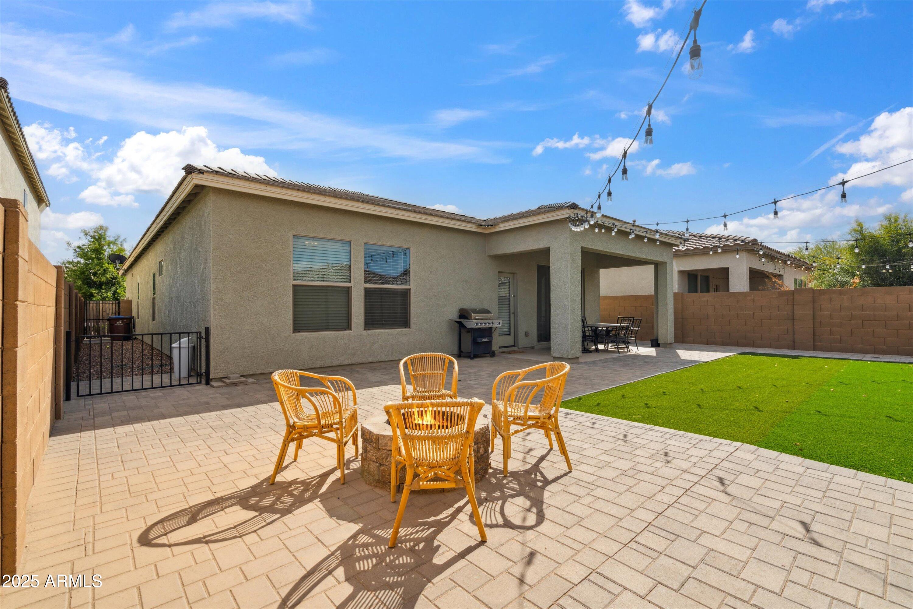 460 W GLACIER BAY Drive