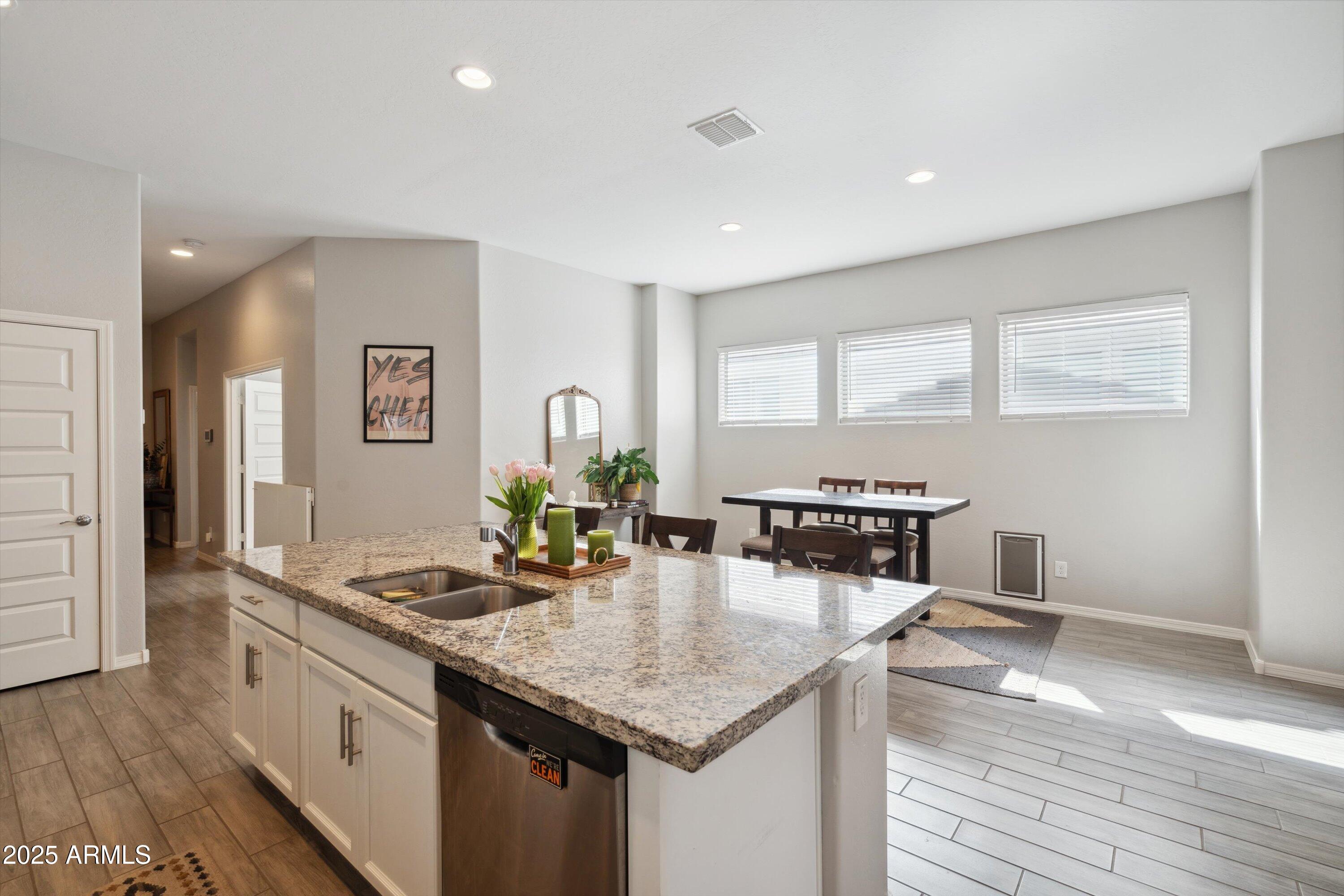 460 W GLACIER BAY Drive