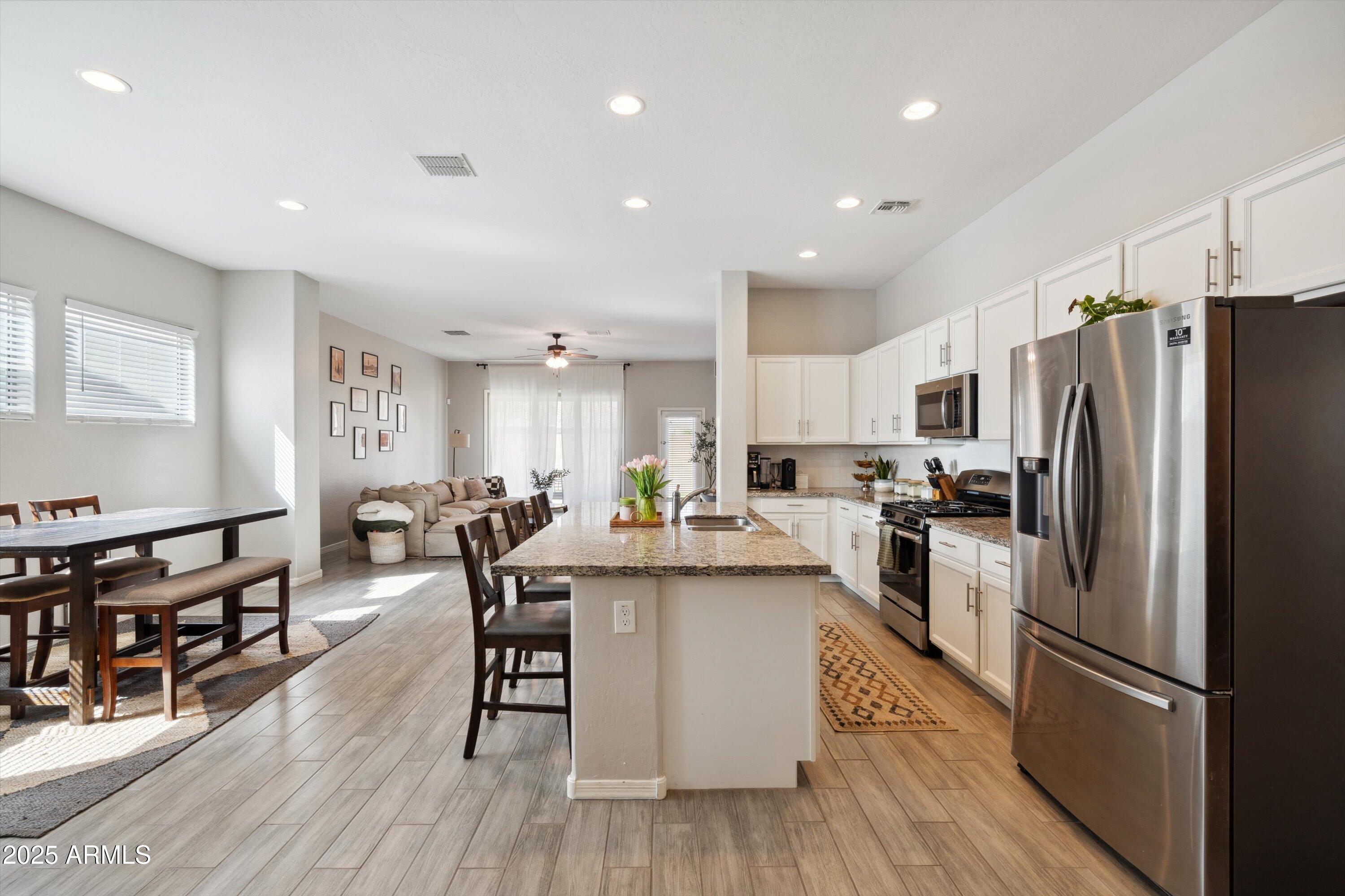 460 W GLACIER BAY Drive