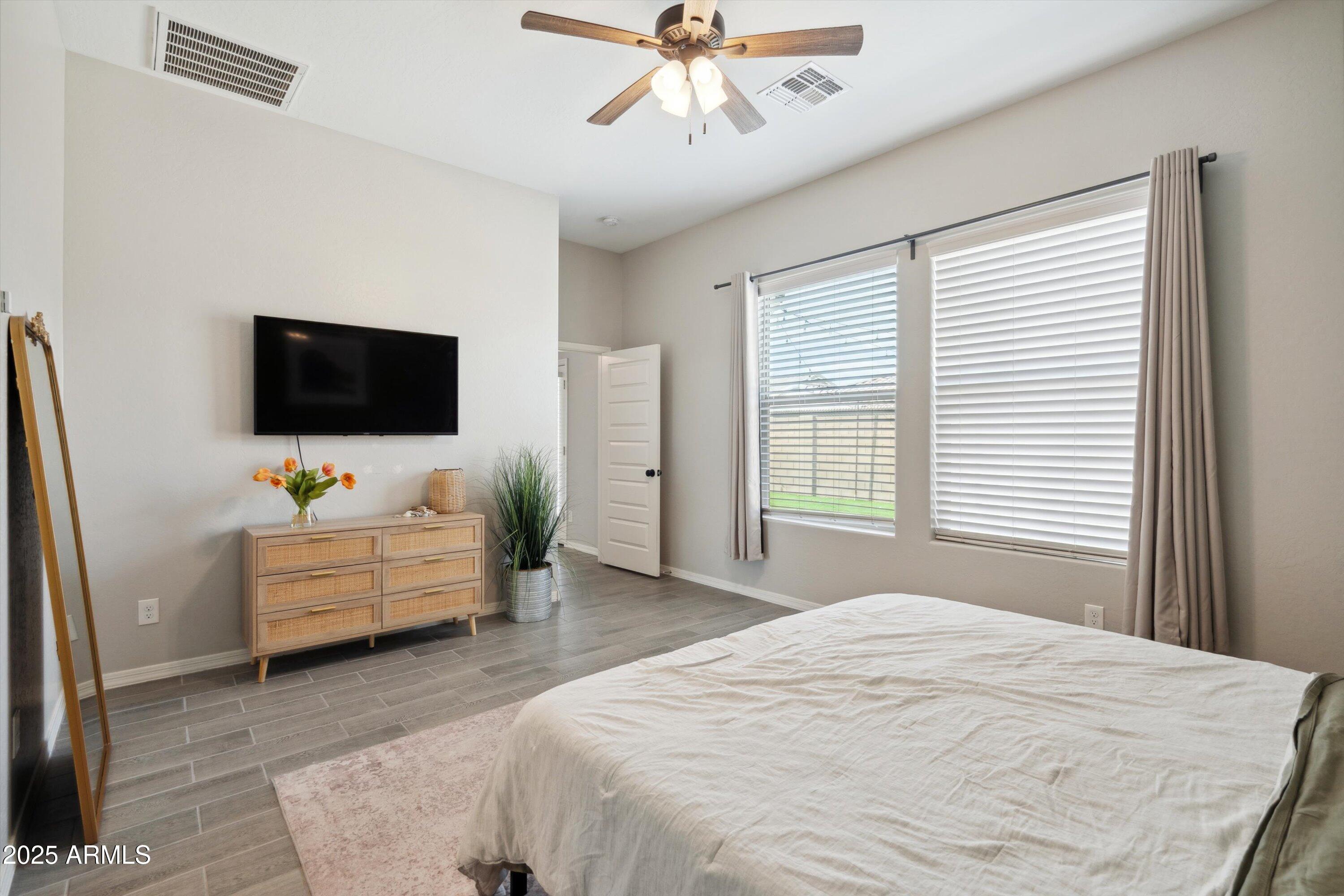 460 W GLACIER BAY Drive