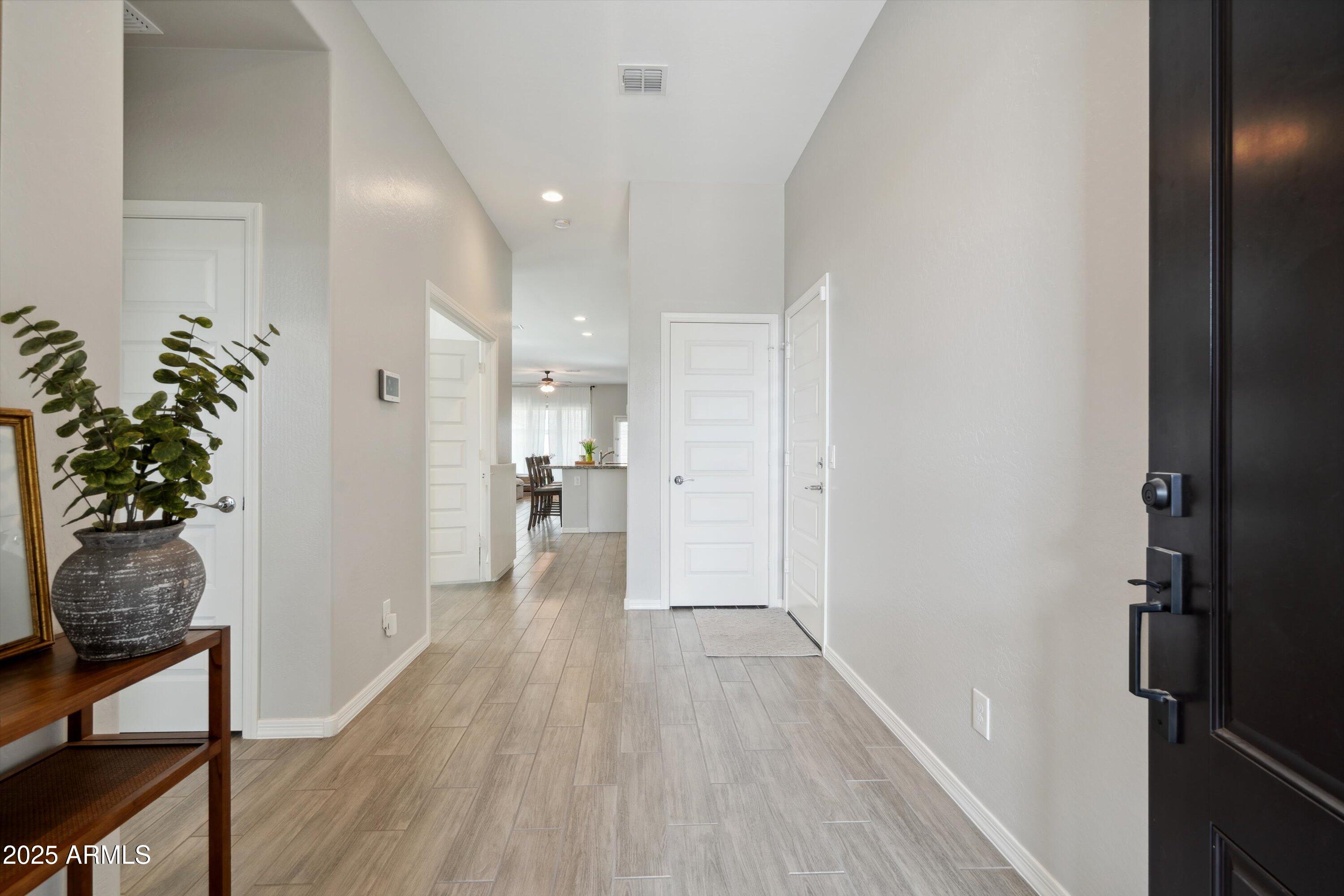 460 W GLACIER BAY Drive