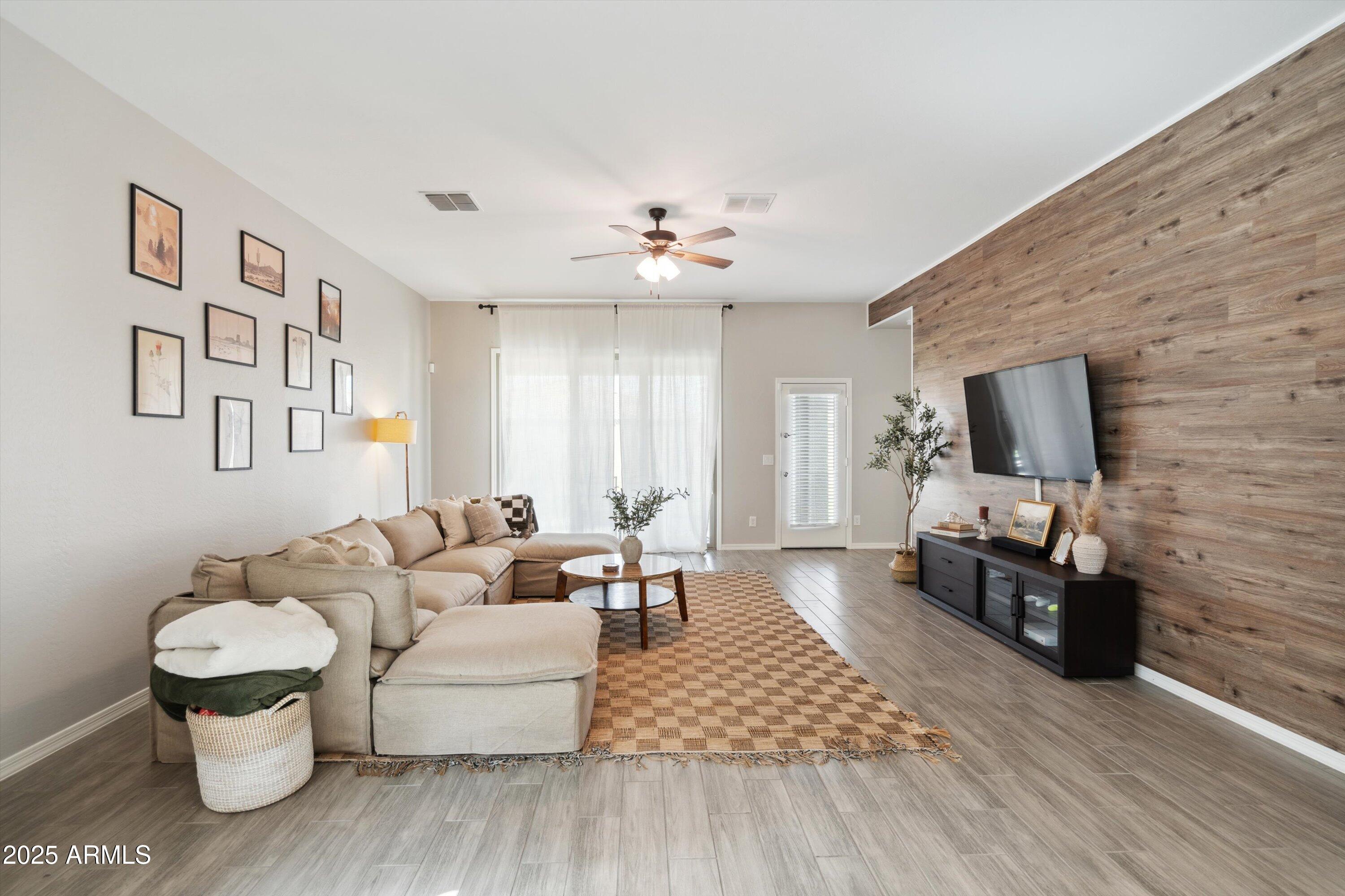 460 W GLACIER BAY Drive